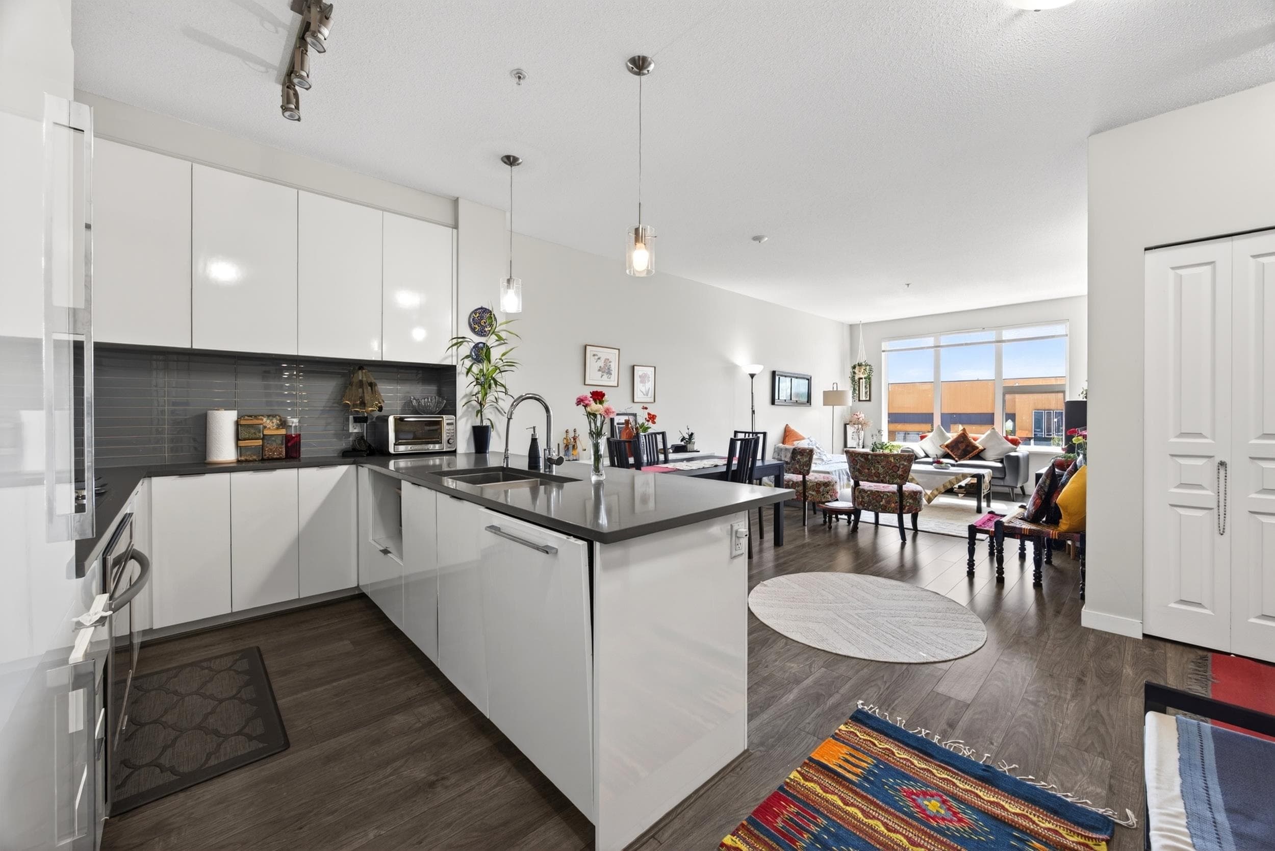 427 - 9311 Alexandra Road, Richmond