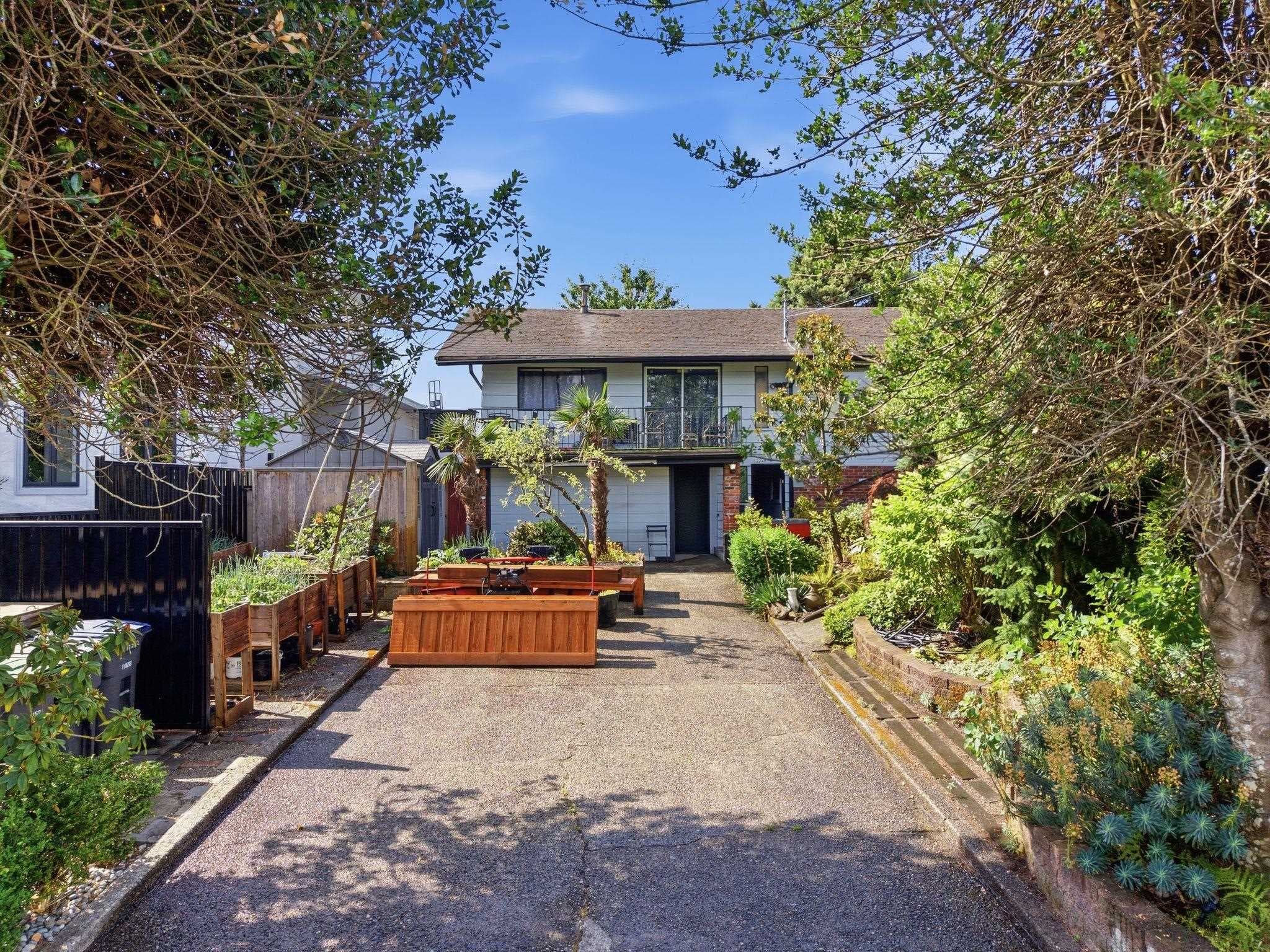 12222 100 Avenue, Surrey