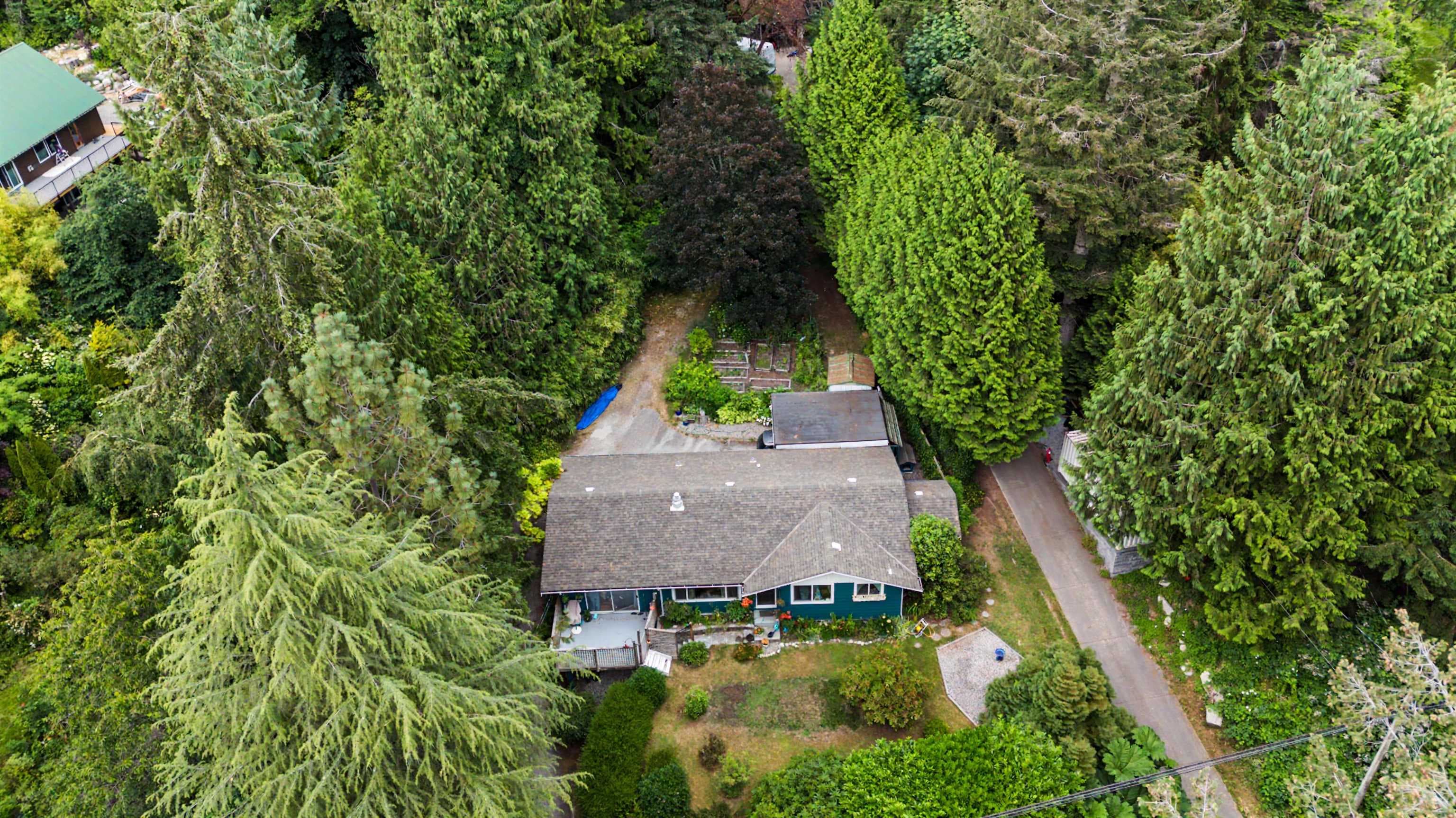 2588 Lower Road, Roberts Creek, V0N 2W4 — photo 2