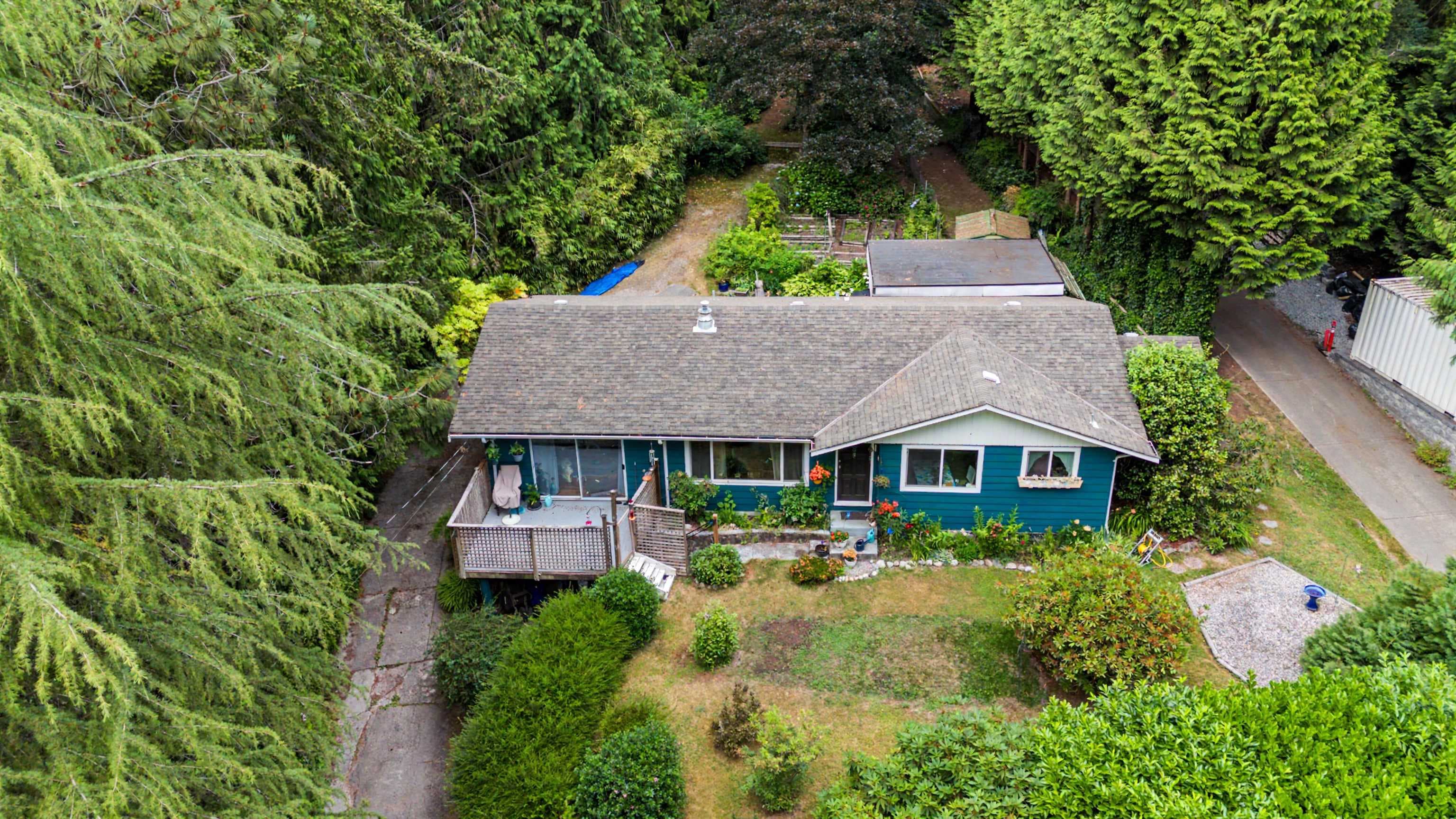 2588 Lower Road, Roberts Creek, V0N 2W4 — photo 1