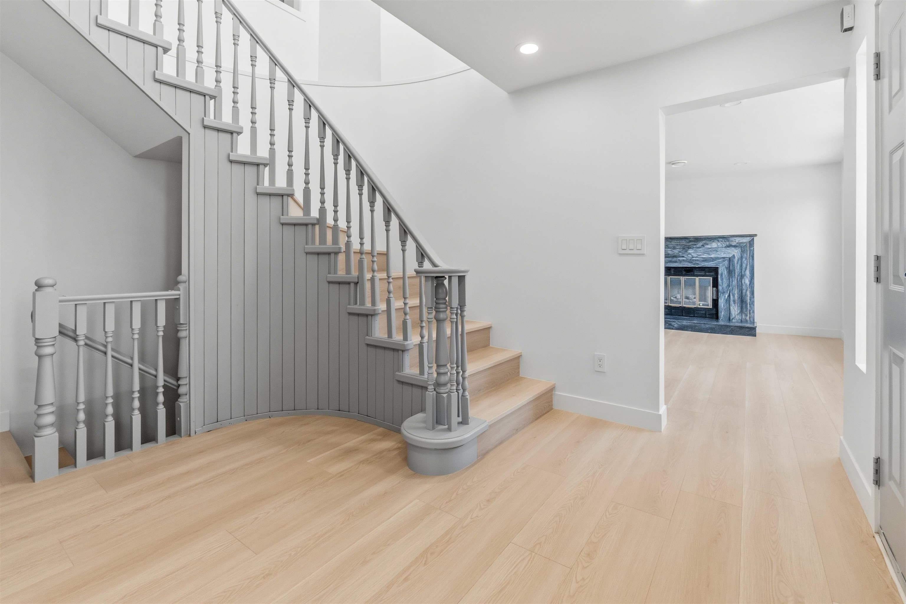1761 E 57th Avenue, Vancouver, V5P 2B4 — photo 3