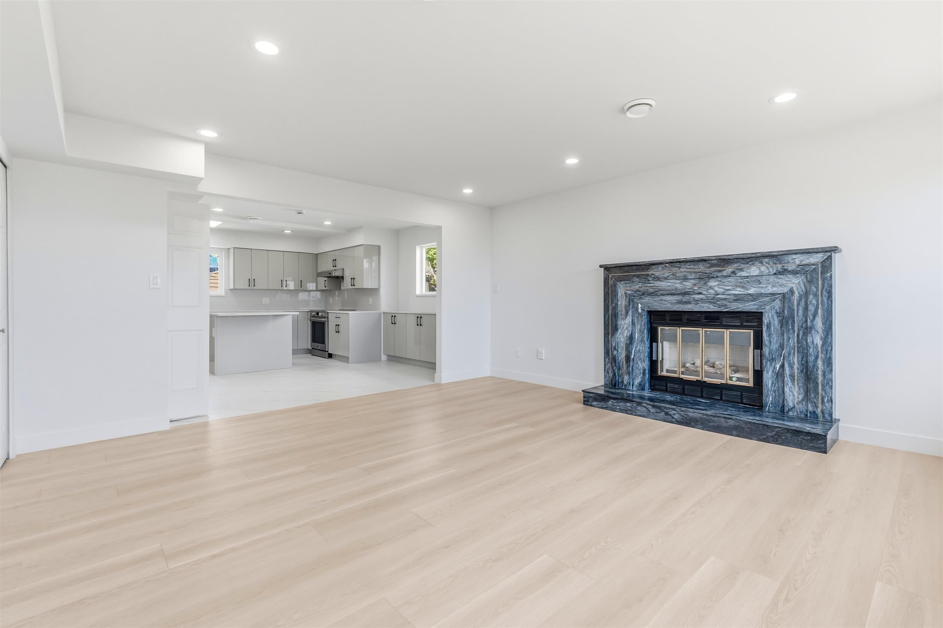 1761 E 57th Avenue, Vancouver, V5P 2B4 — photo 4