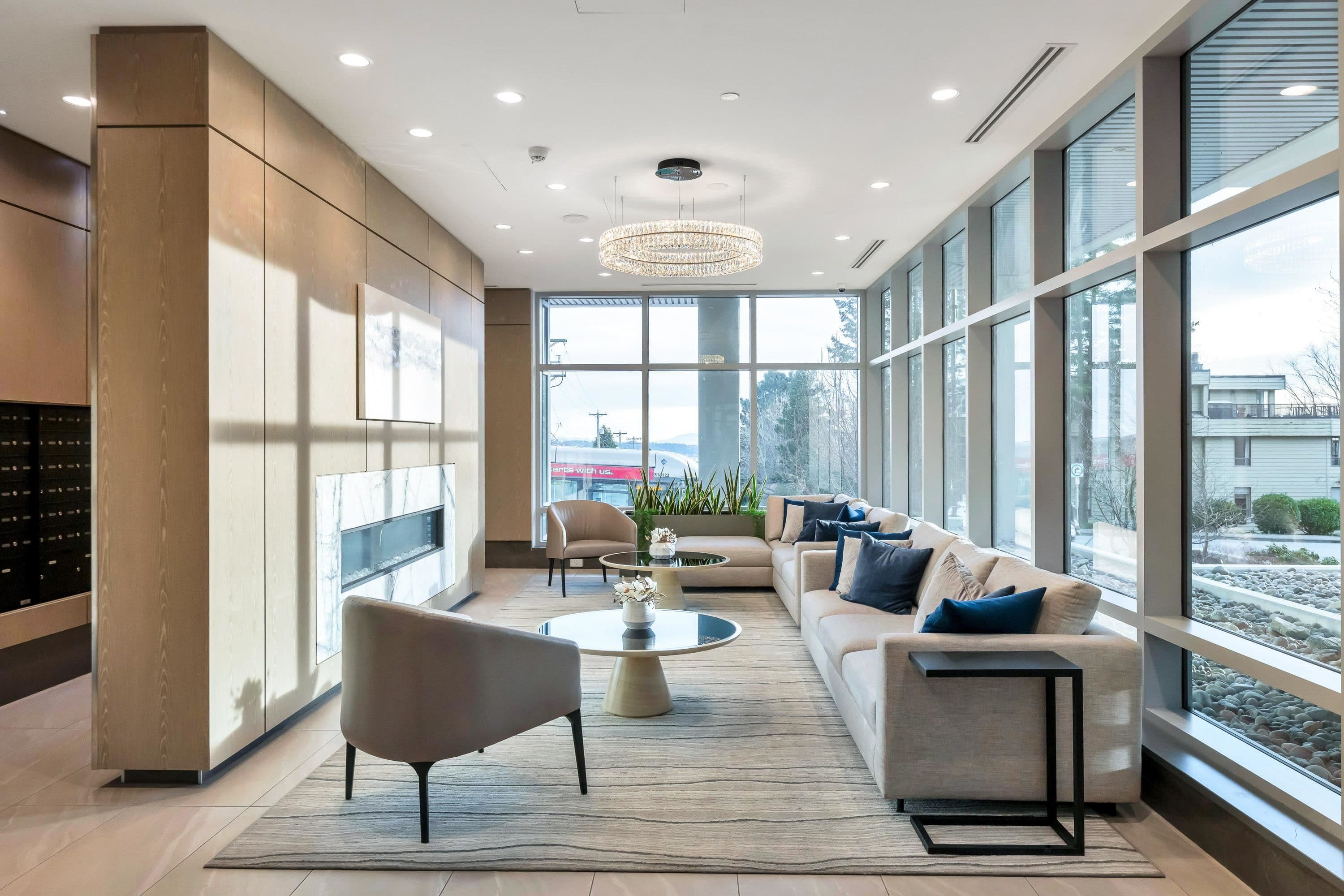 402 - 15165 Thrift Avenue, Surrey