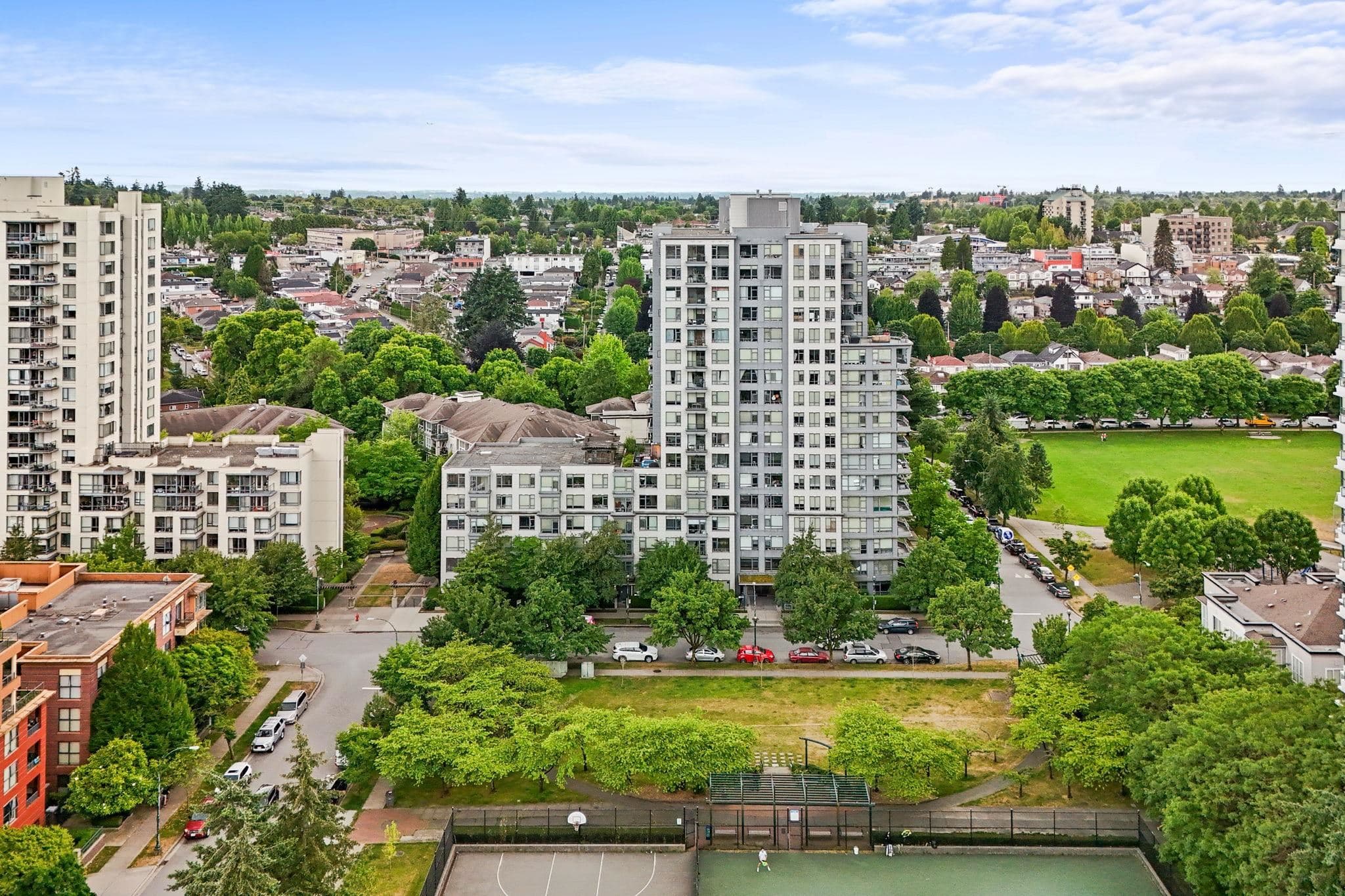 1409 - 3520 Crowley Drive, Vancouver, V5R 6G9 — photo 2