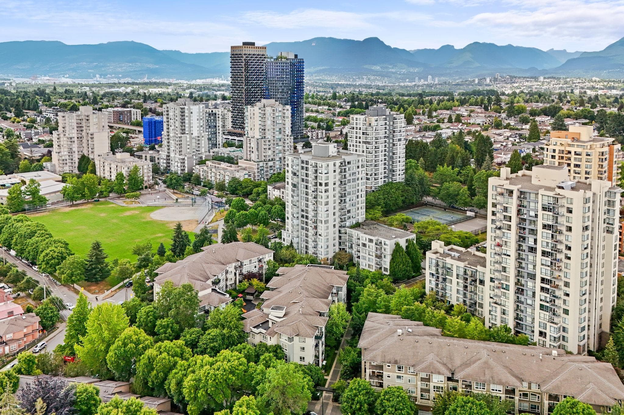 1409 - 3520 Crowley Drive, Vancouver, V5R 6G9 — photo 3