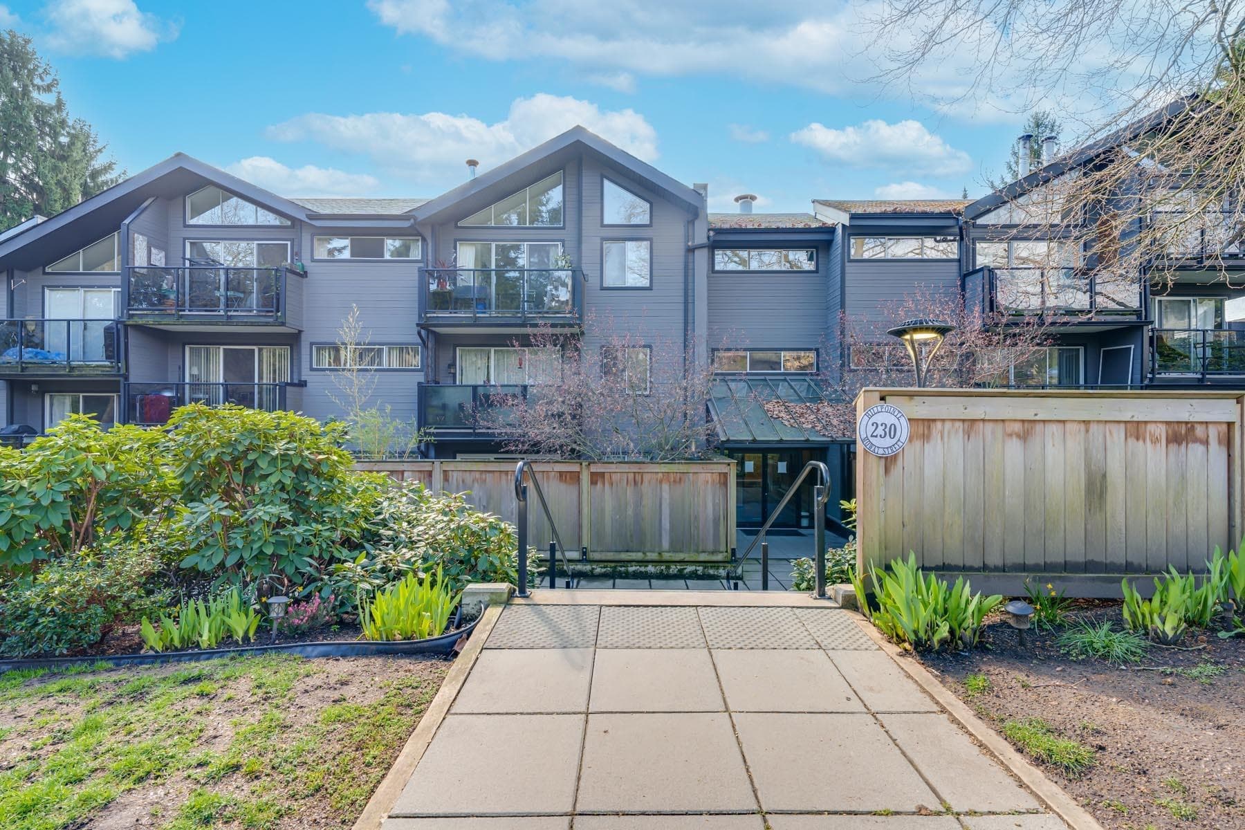 207 - 230 Mowat Street, New Westminster