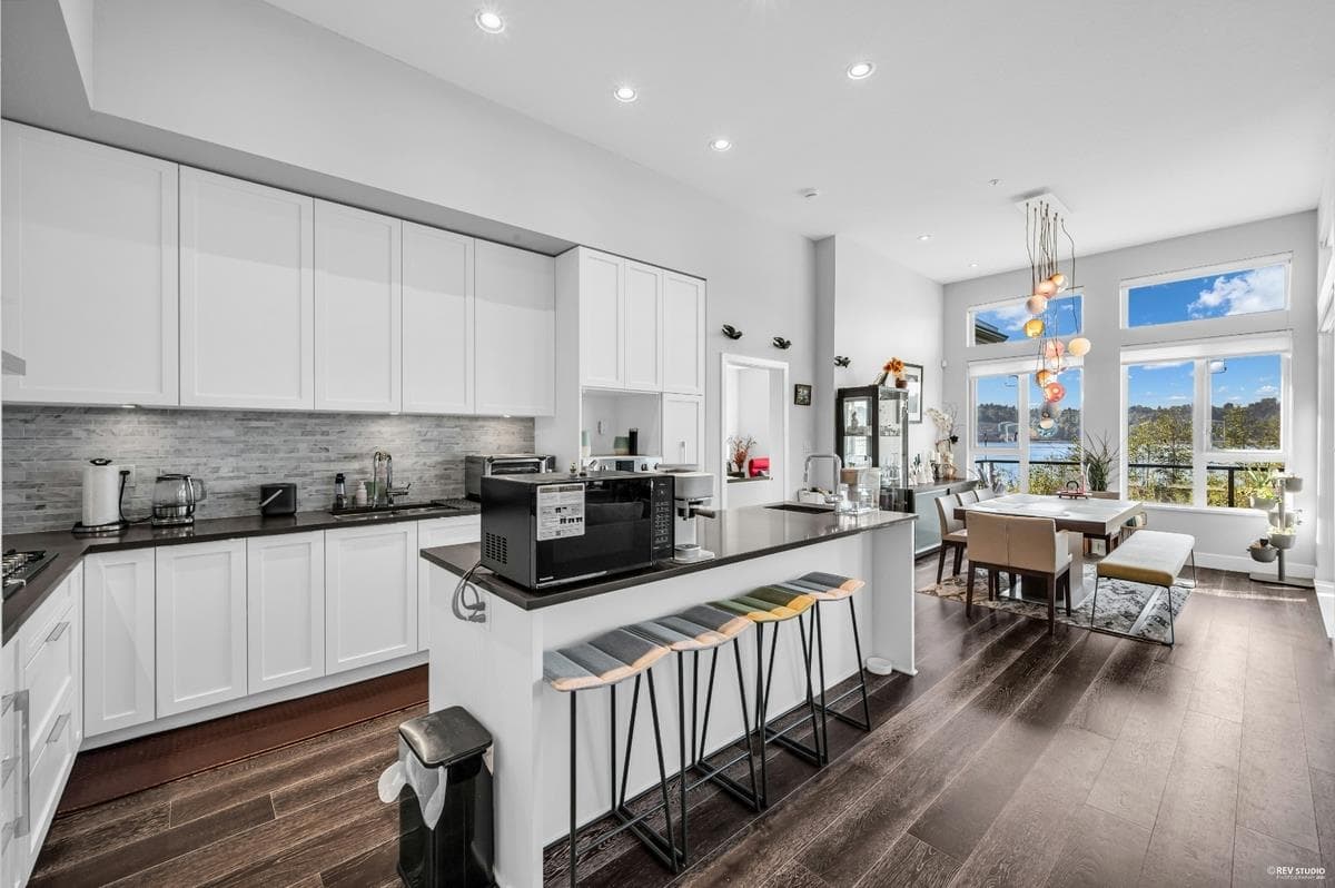 3881 Cates Landing Way, North Vancouver, V7G 0A6 — photo 4