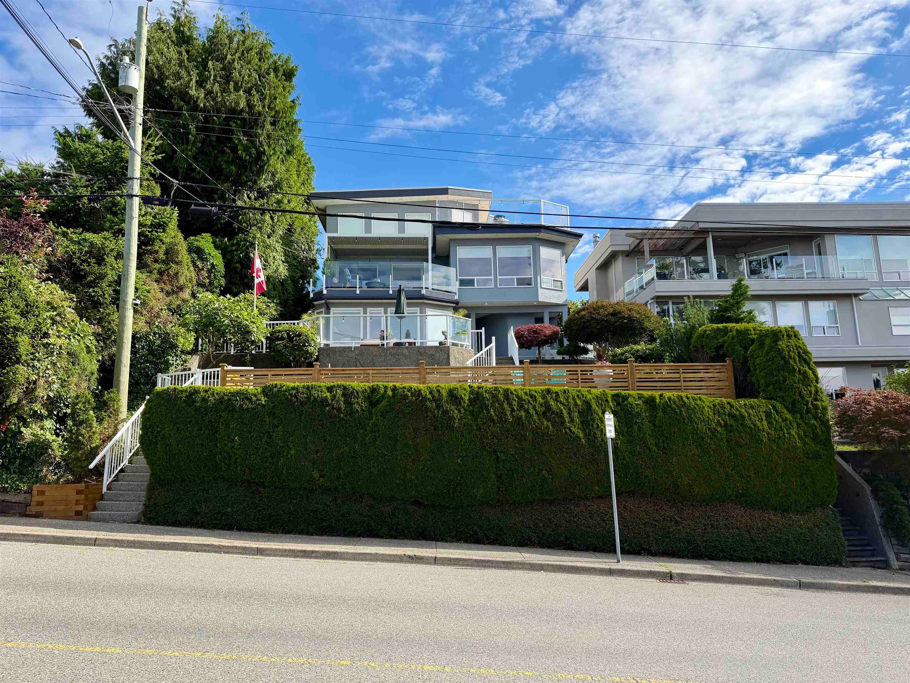 15477 Columbia Avenue, White Rock