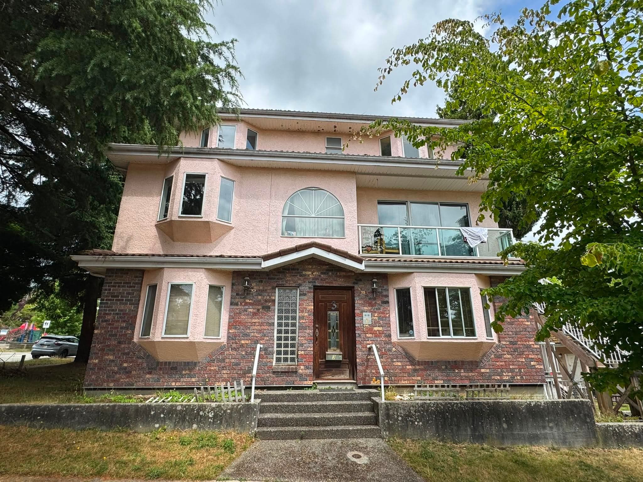 3 E 43rd Avenue, Vancouver, V5W 1S7 — photo 1