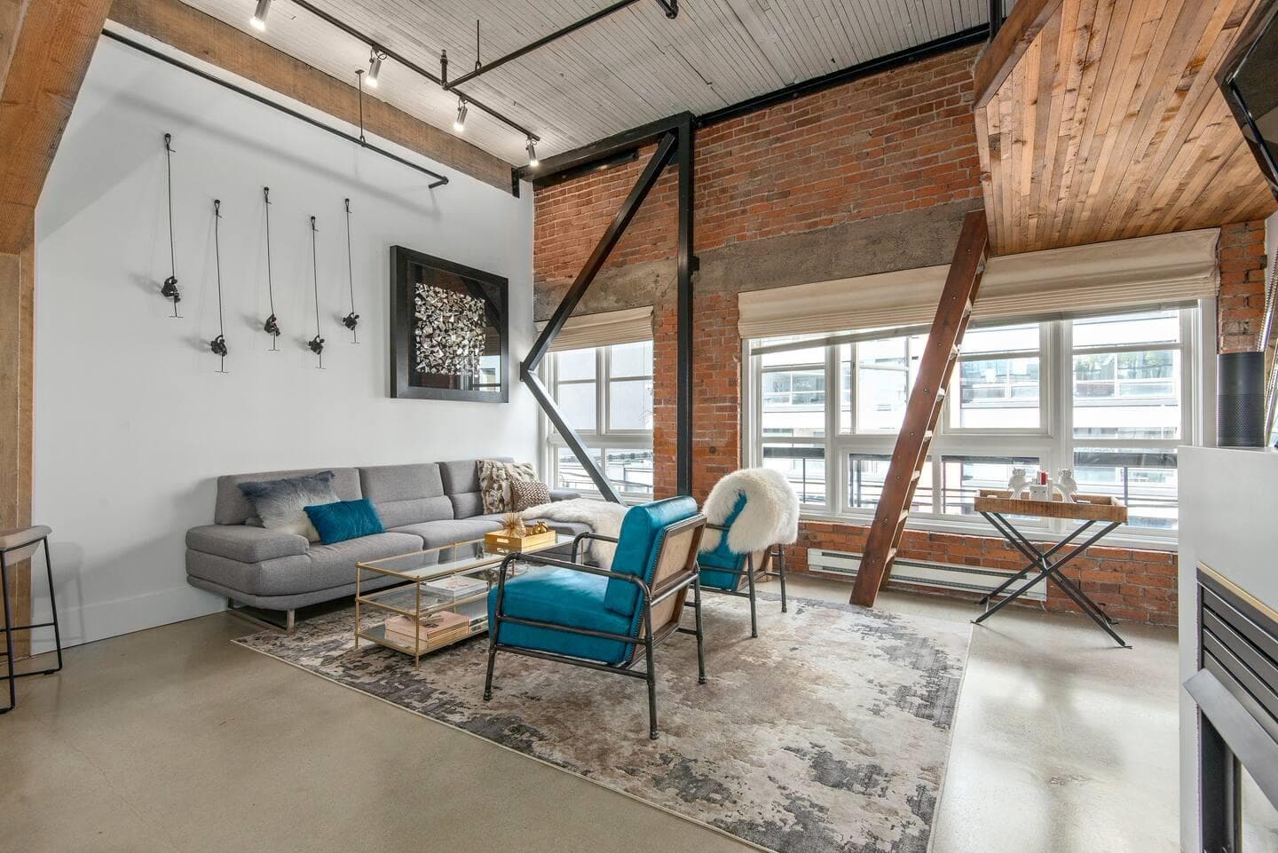 402 - 1066 Hamilton Street, Vancouver, V6B 5T4 — photo 1