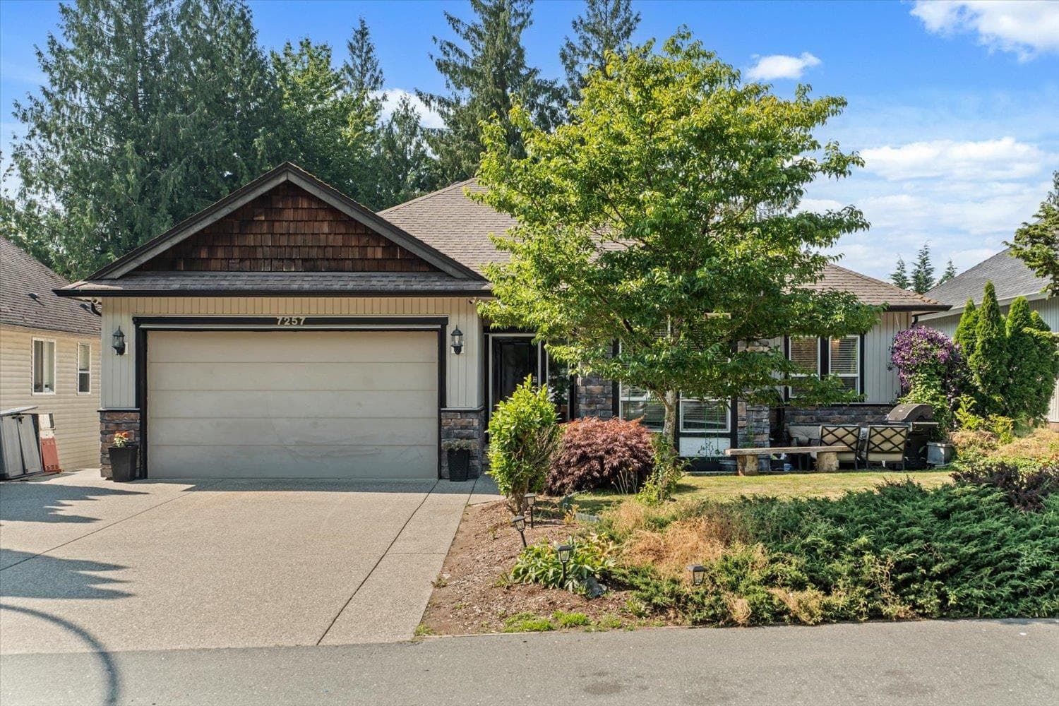7257 Bryant Place, Chilliwack, V4Z 1K4 — photo 1