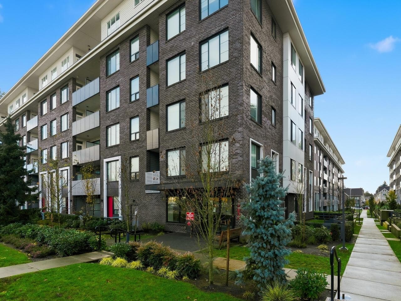 203 - 15858 Fraser Highway, Surrey