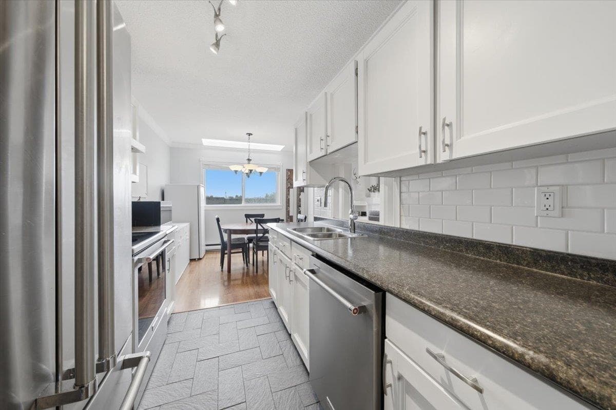 302 - 4926 48 Avenue, Delta, V4K 1V3 — photo 5