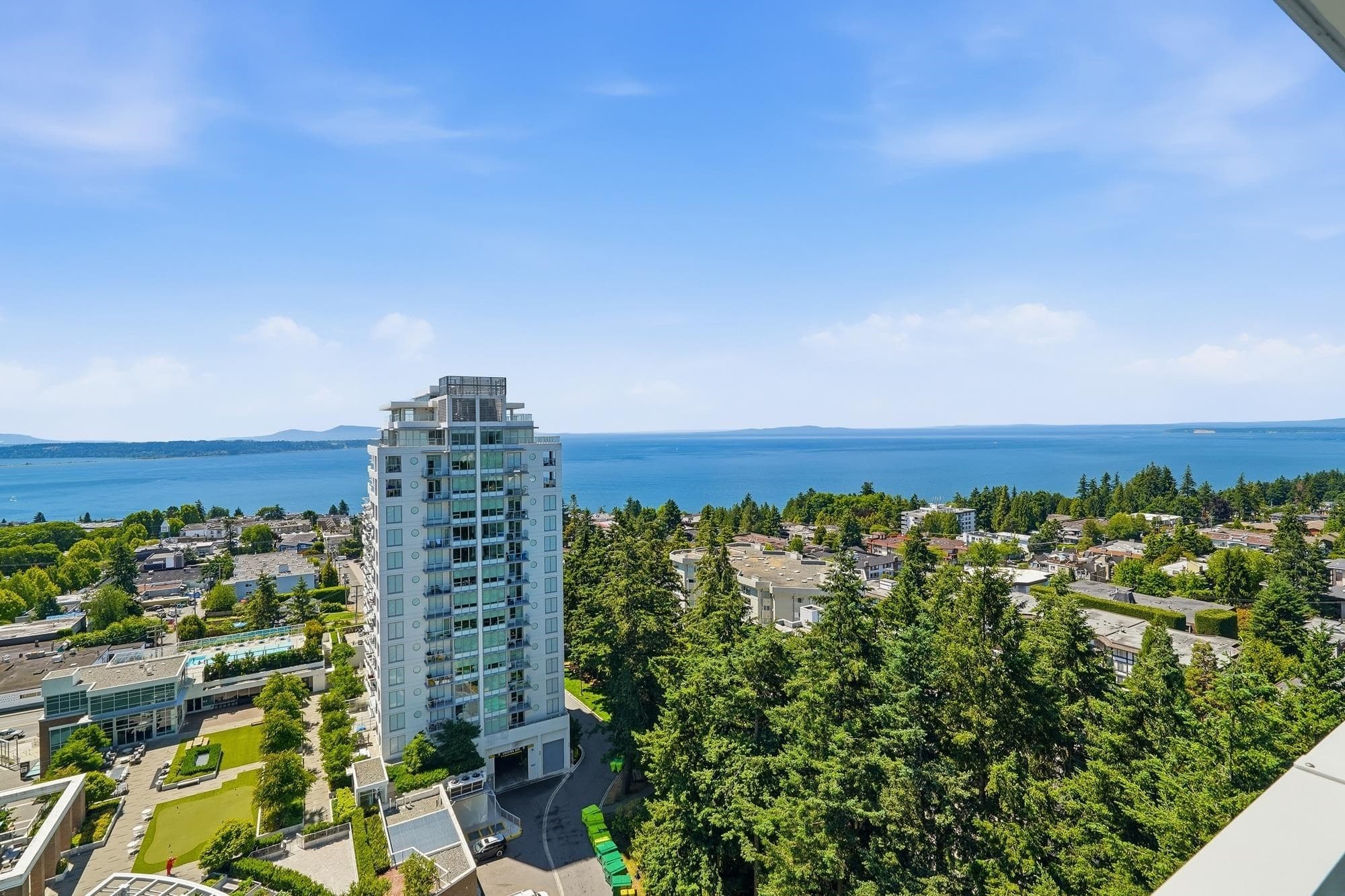 1601 - 15152 Russell Avenue, White Rock