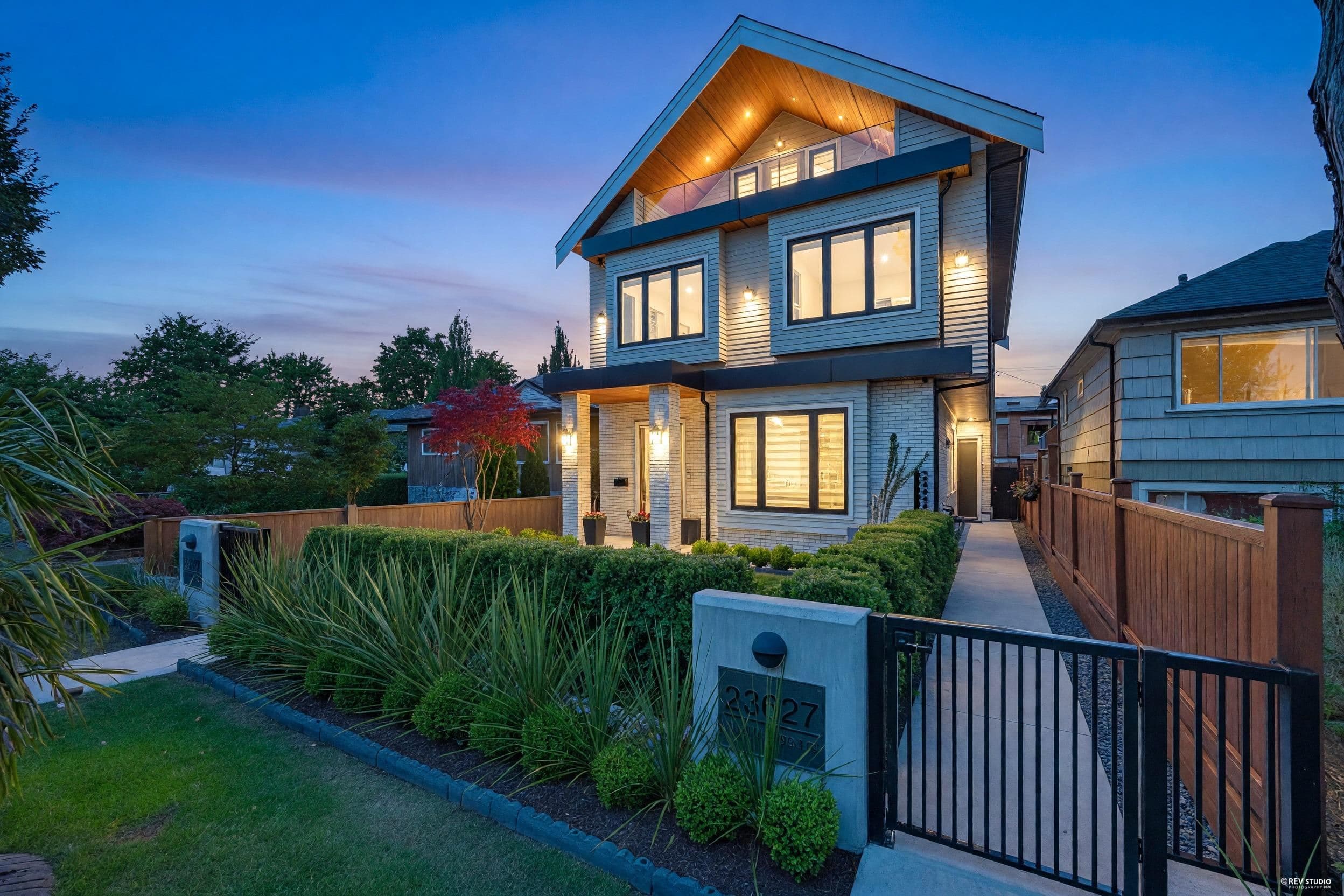 2 - 3627 E 45th Avenue, Vancouver
