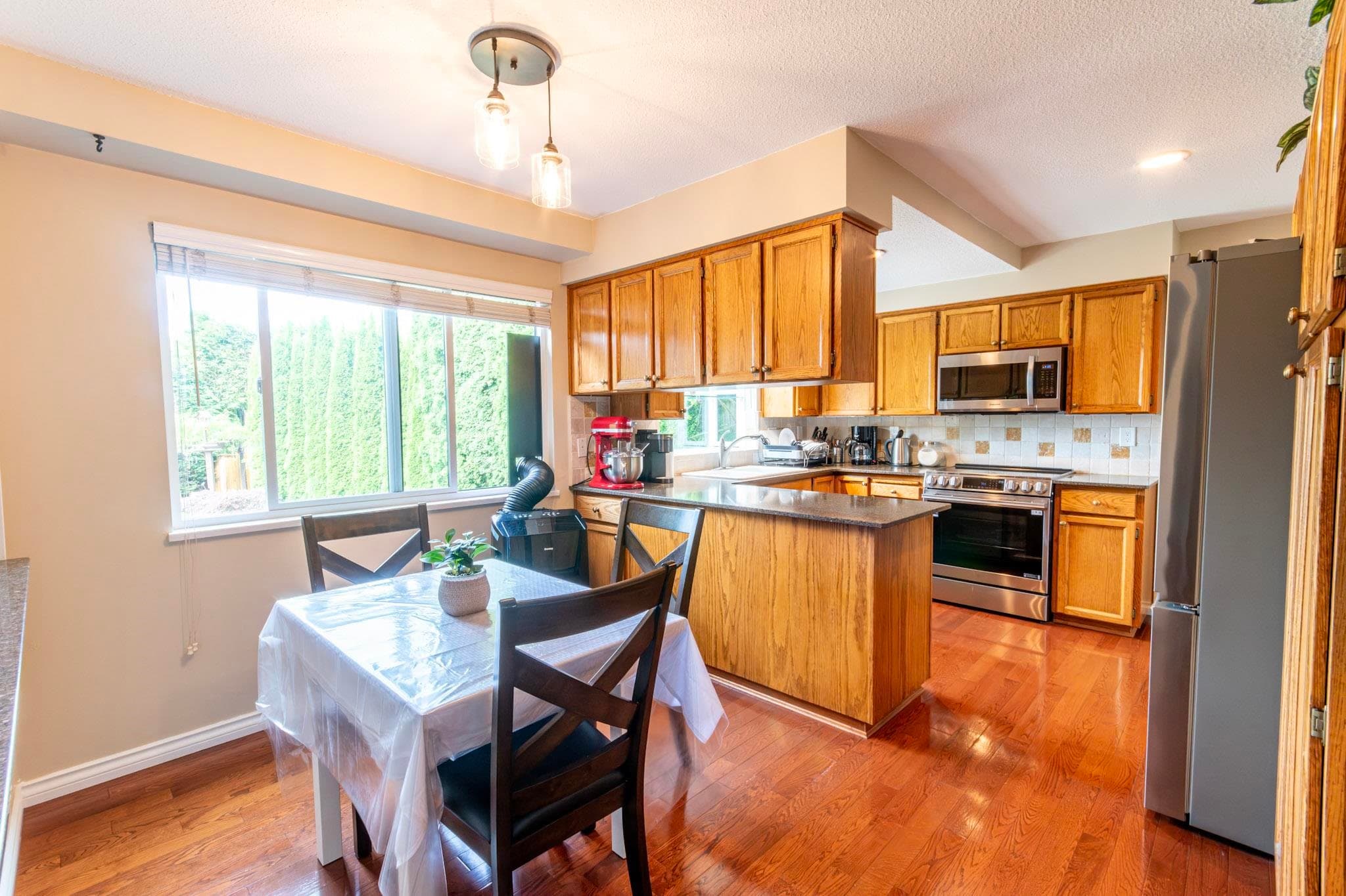 1410 Lansdowne Drive, Coquitlam, V3E 1Y4 — photo 3