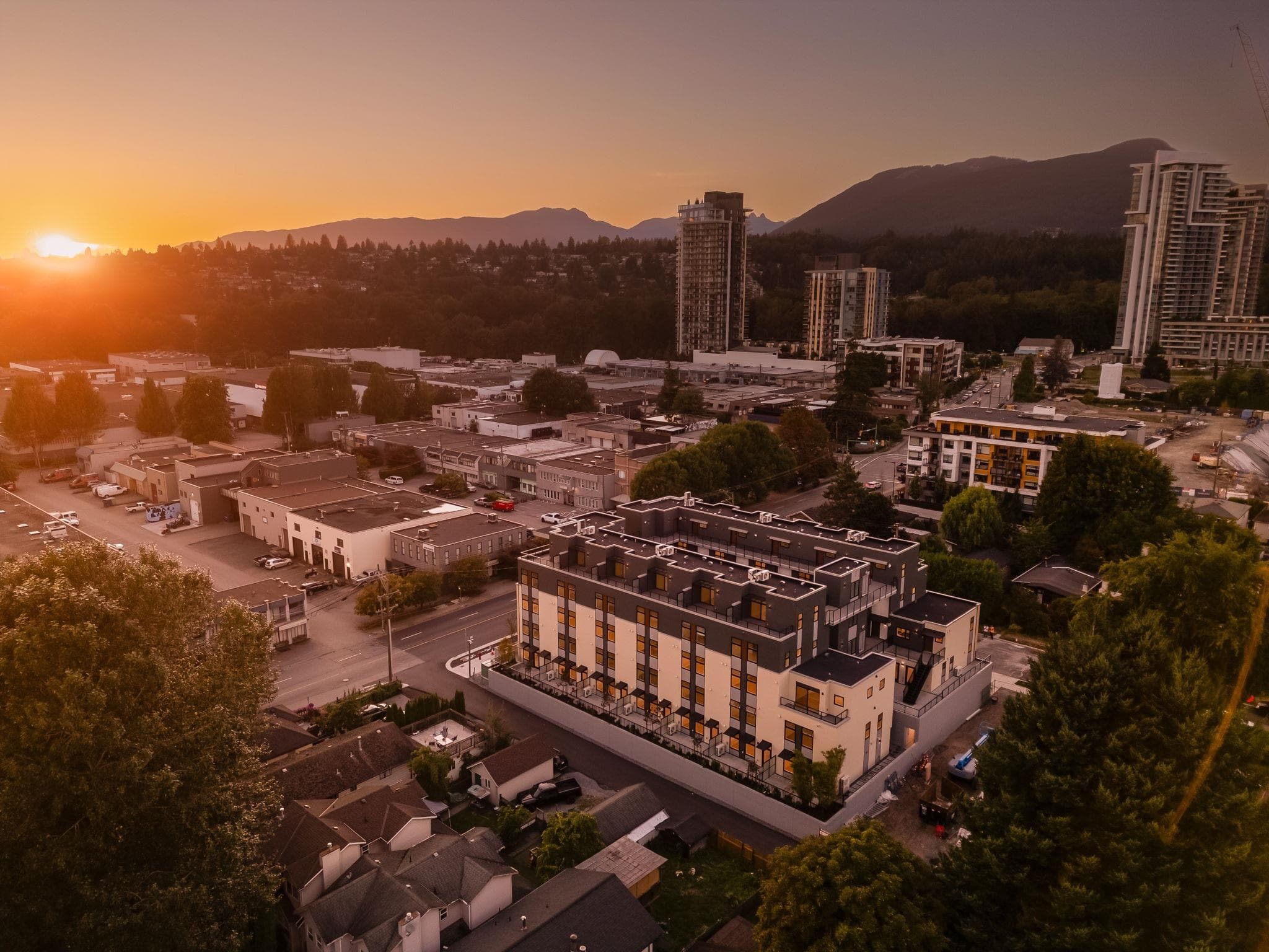 111 - 342 Mountain Highway, North Vancouver