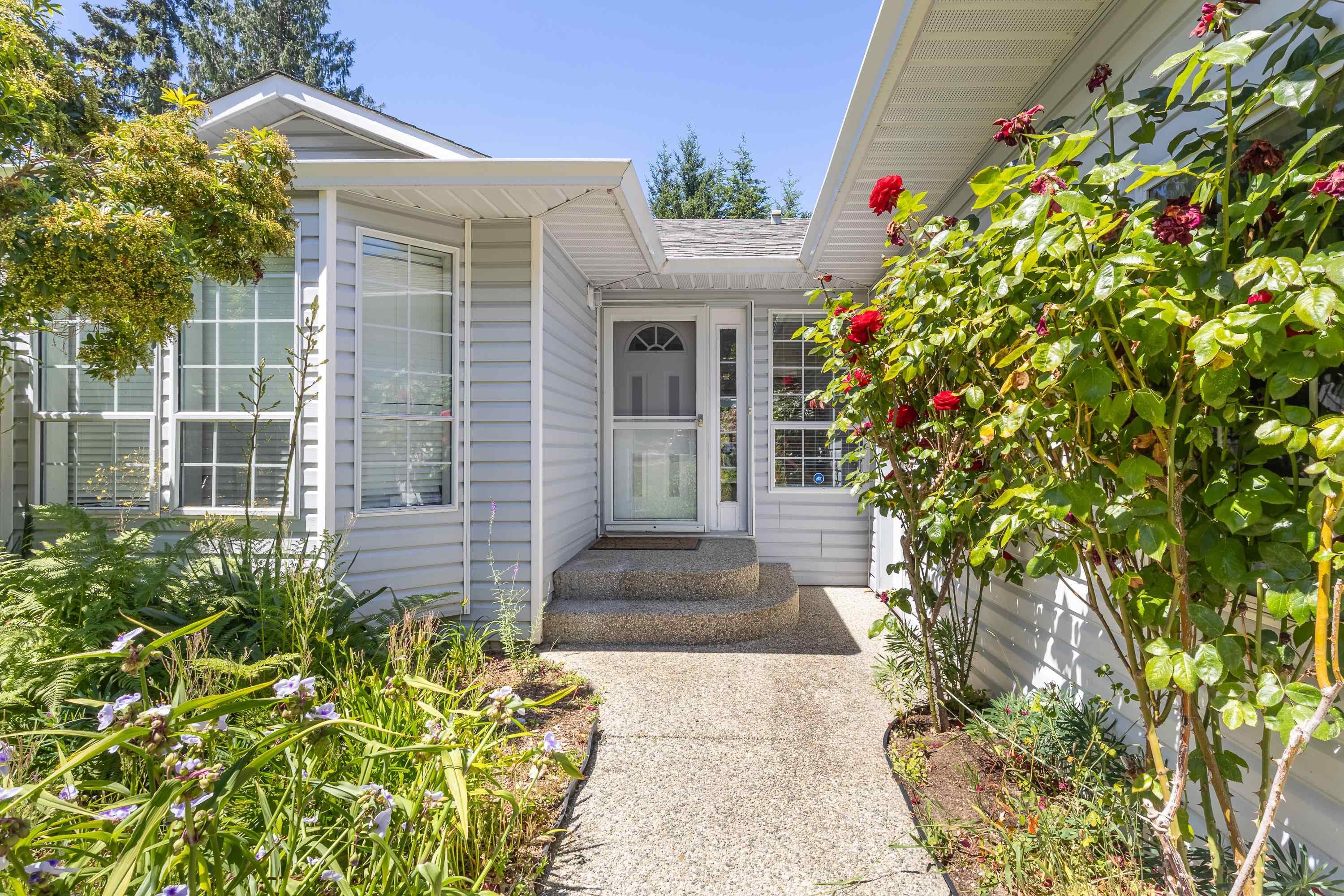 5309 Cedarview Place, Sechelt, V7Z 0C2 — photo 1