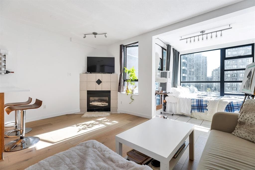 805 - 939 Homer Street, Vancouver