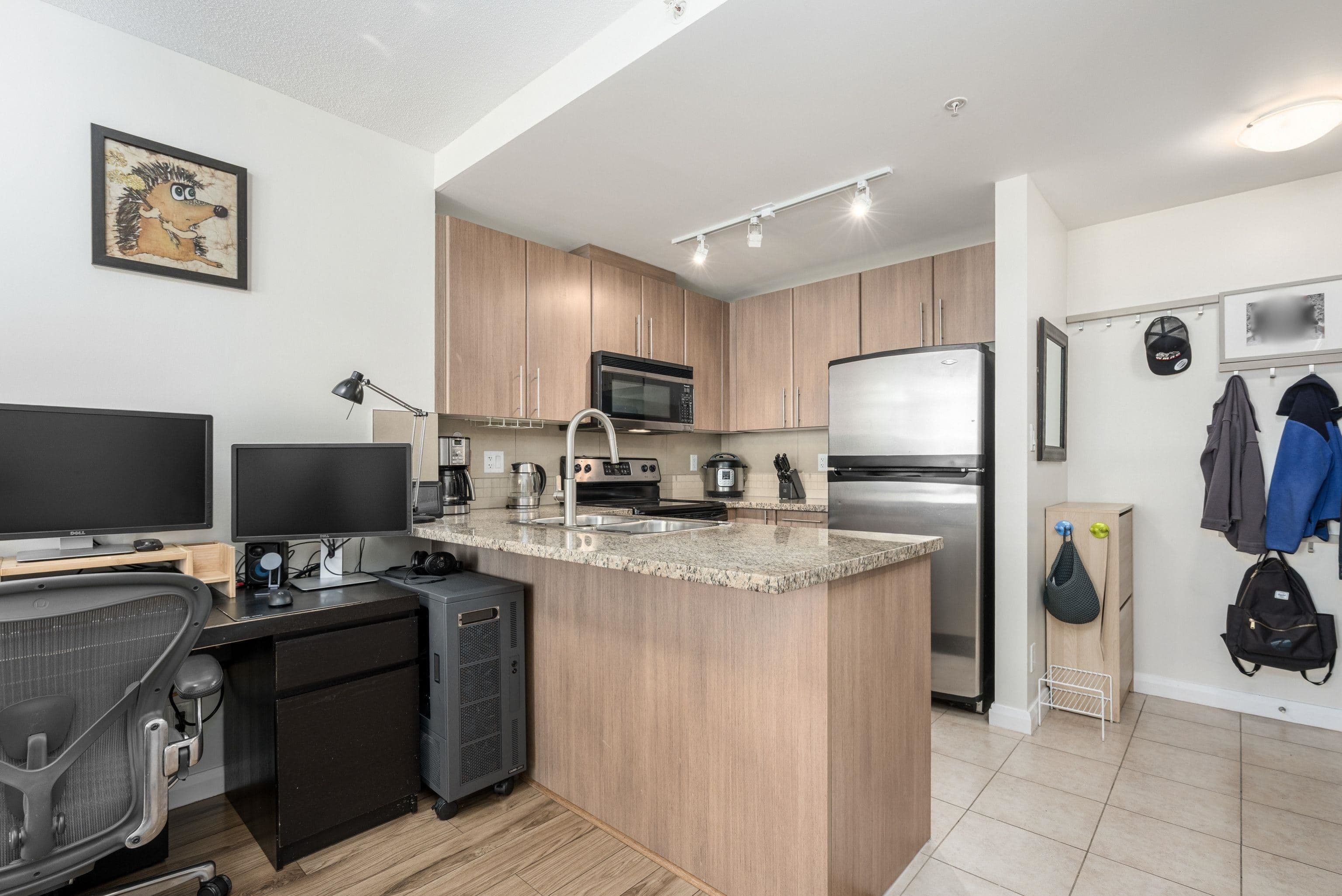 3105 - 892 Carnarvon Street, New Westminster, V3M 0C5 — photo 2