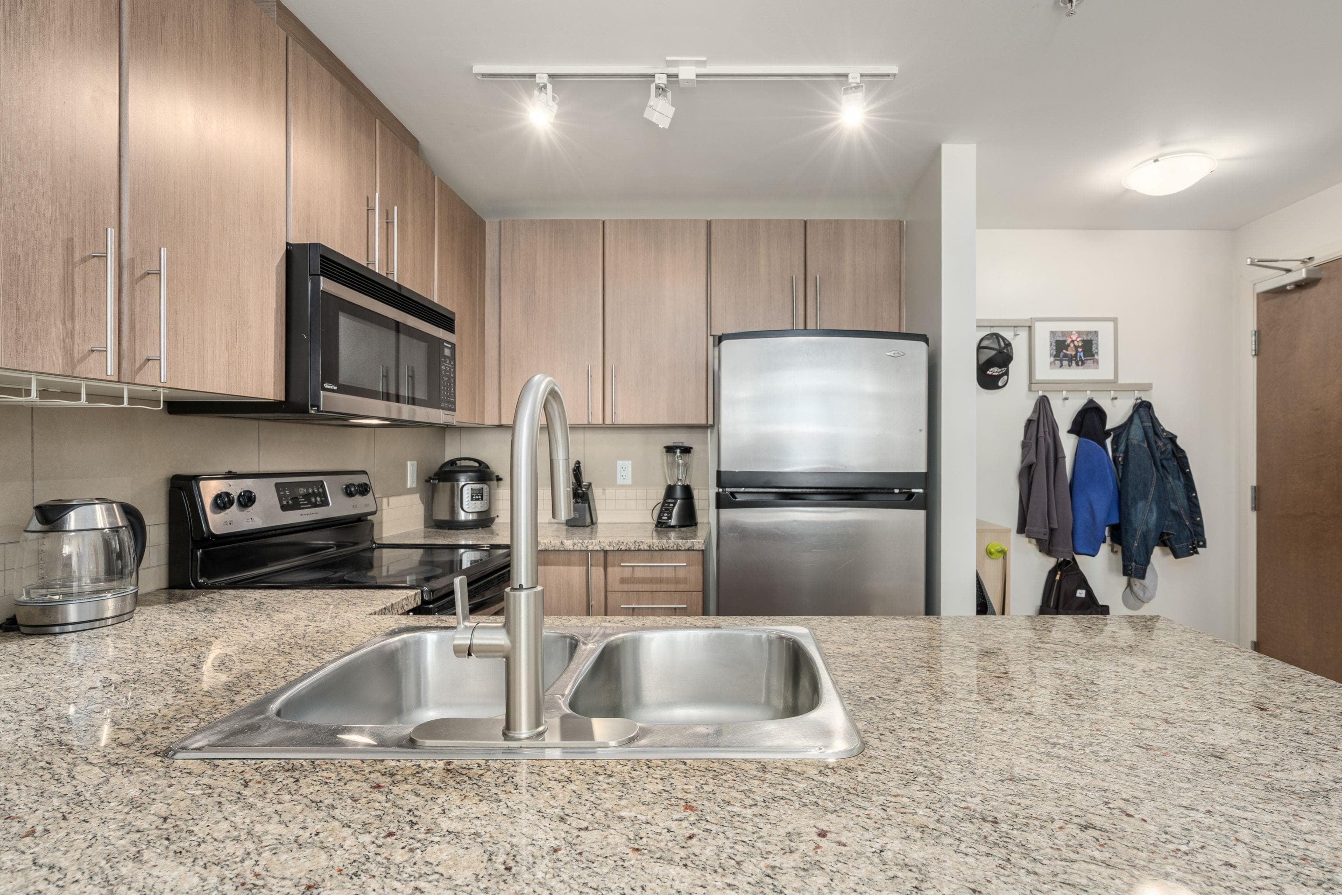 3105 - 892 Carnarvon Street, New Westminster, V3M 0C5 — photo 5