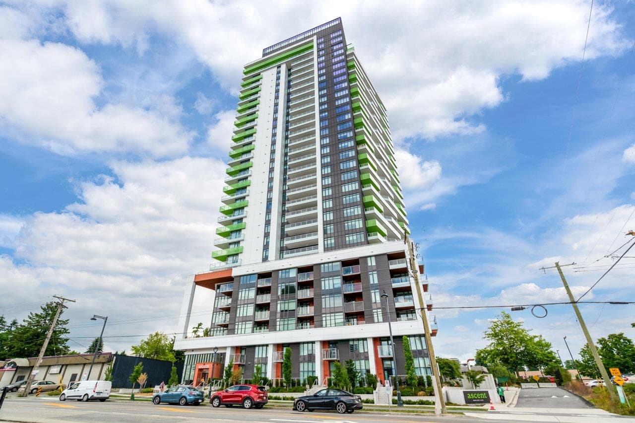 1804 - 10428 Whalley Boulevard, Surrey