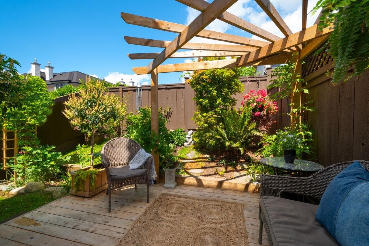 10 - 230 W 14th Street, North Vancouver