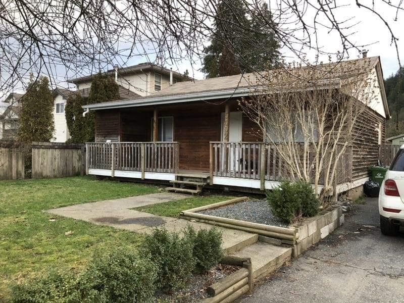 5492 Viola Street, Chilliwack, V2R 3M6 — photo 1