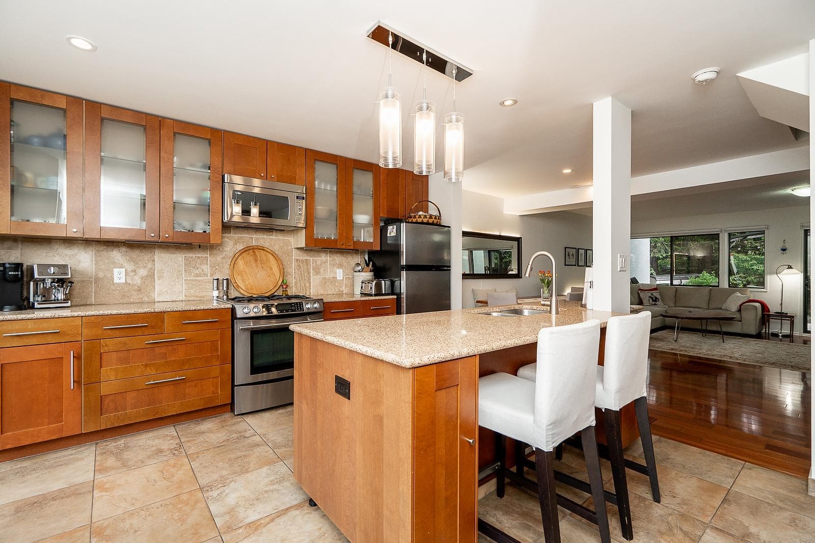 7393 Montecito Drive, Burnaby, V5A 1R4 — photo 2