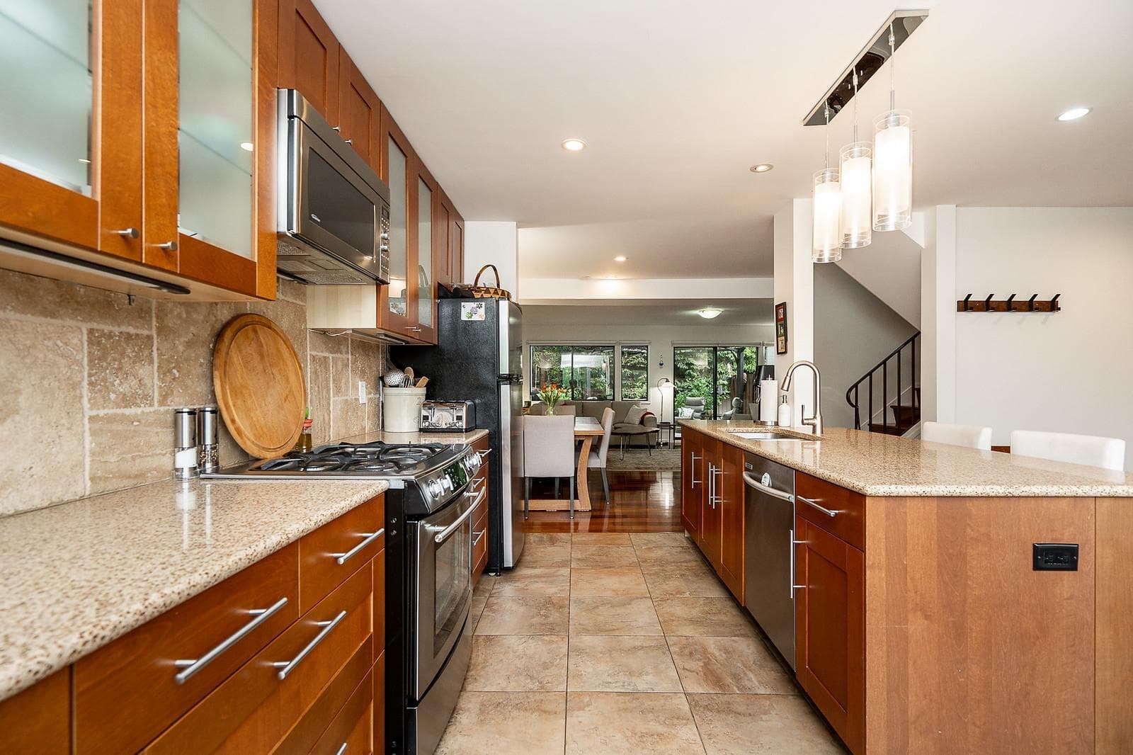 7393 Montecito Drive, Burnaby, V5A 1R4 — photo 4