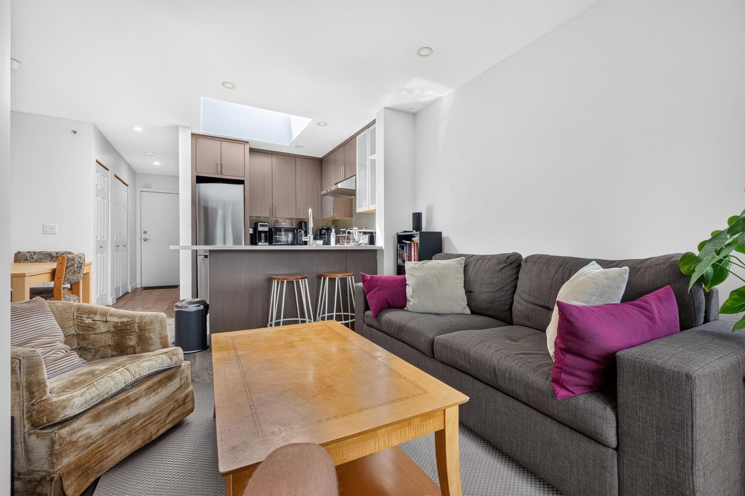 401 - 688 E 16th Avenue, Vancouver