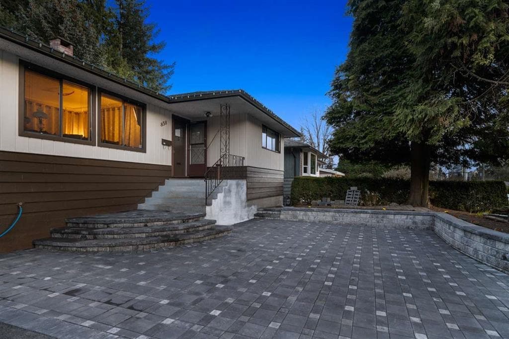838 Dundonald Drive, Port Moody