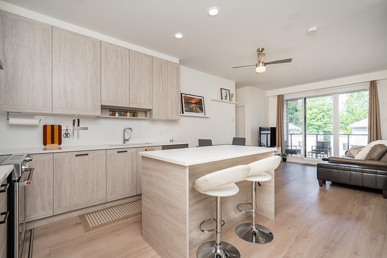 303 - 7579 16th Street, Burnaby