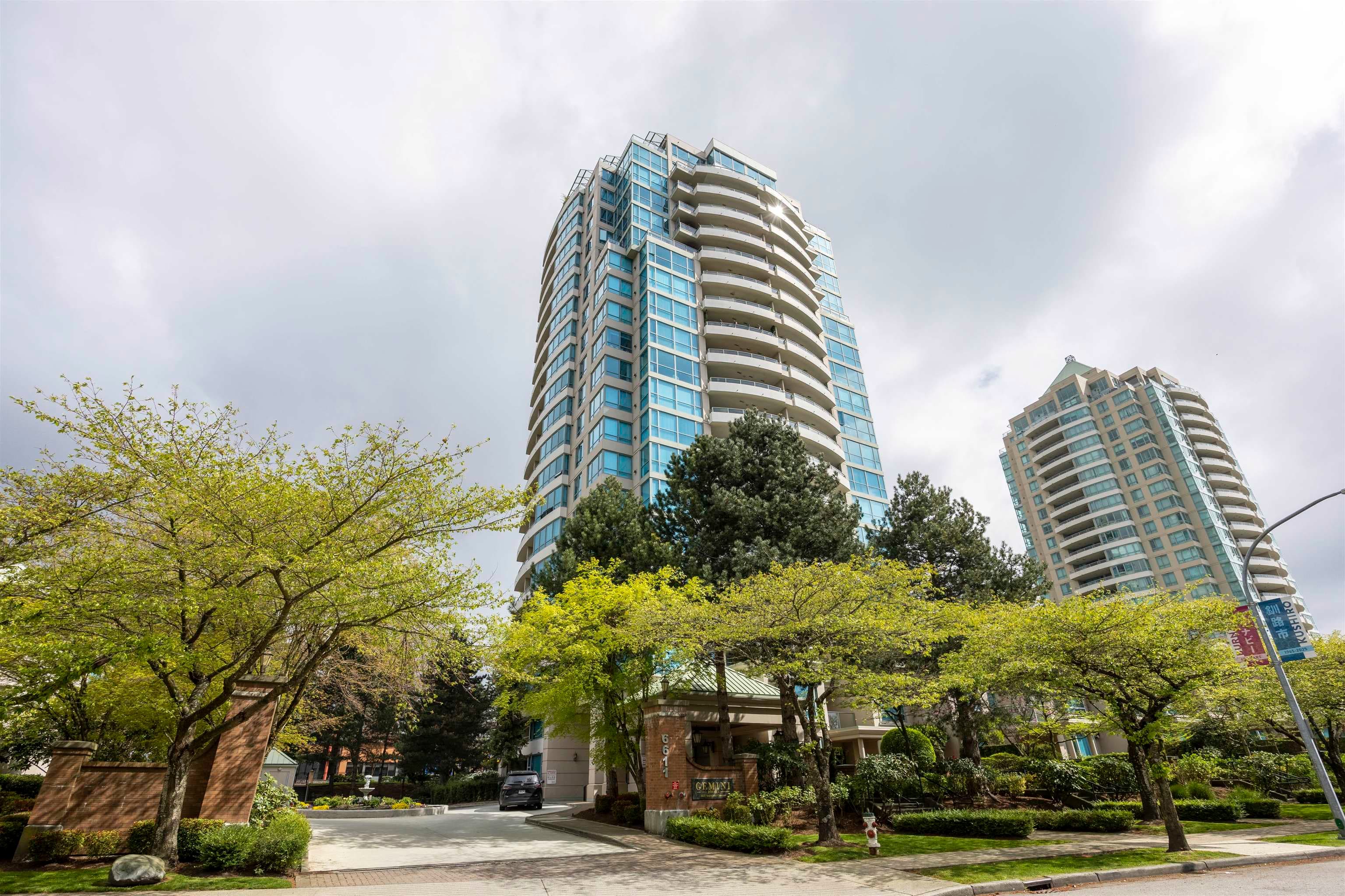501 - 6611 Southoaks Crescent, Burnaby