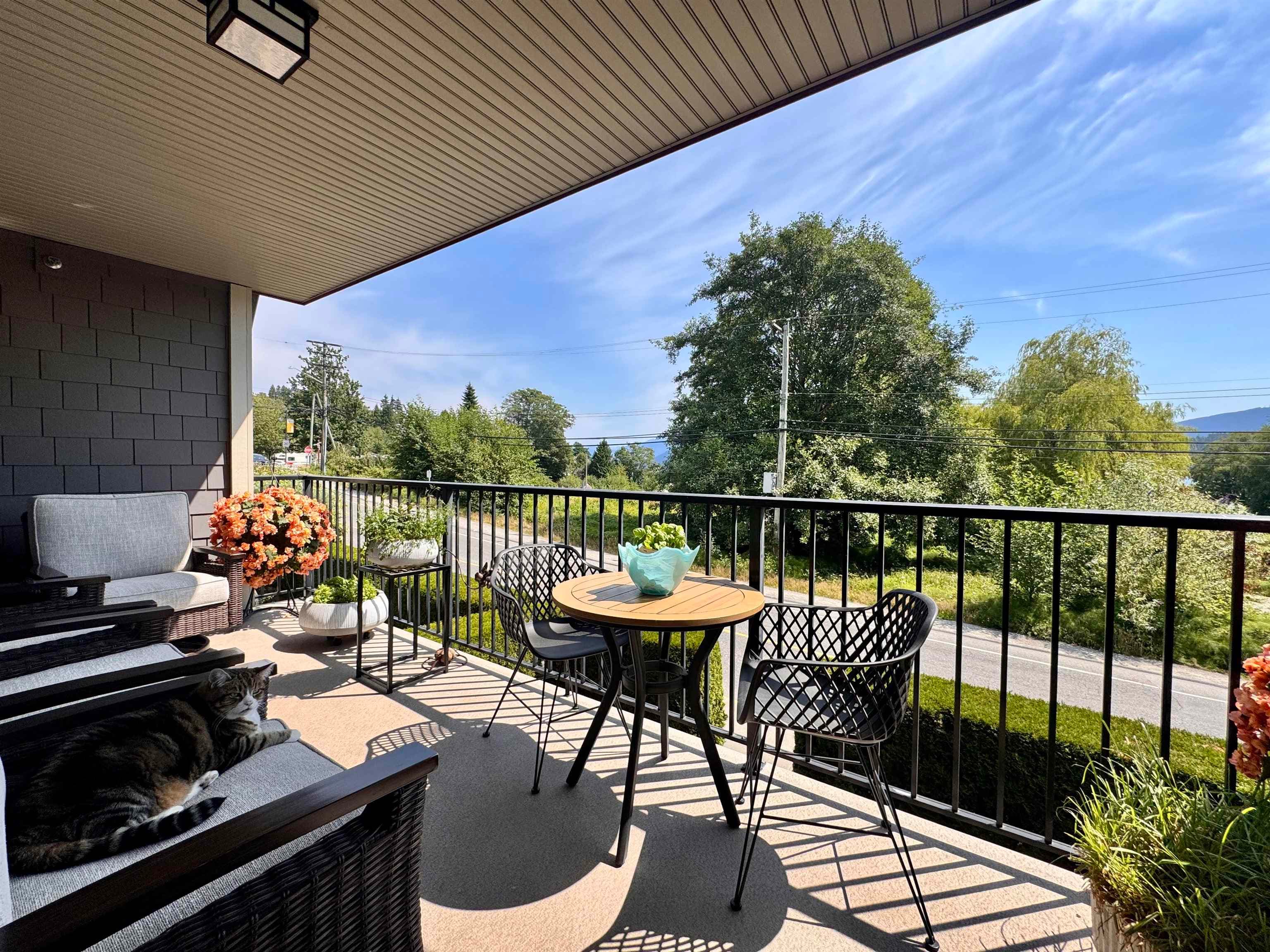 202 - 414 Gower Point Road, Gibsons, V0N 1V5 — photo 2