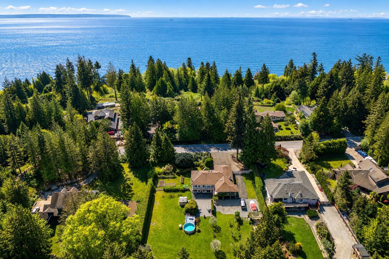 7904 Redrooffs Road, Halfmoon Bay