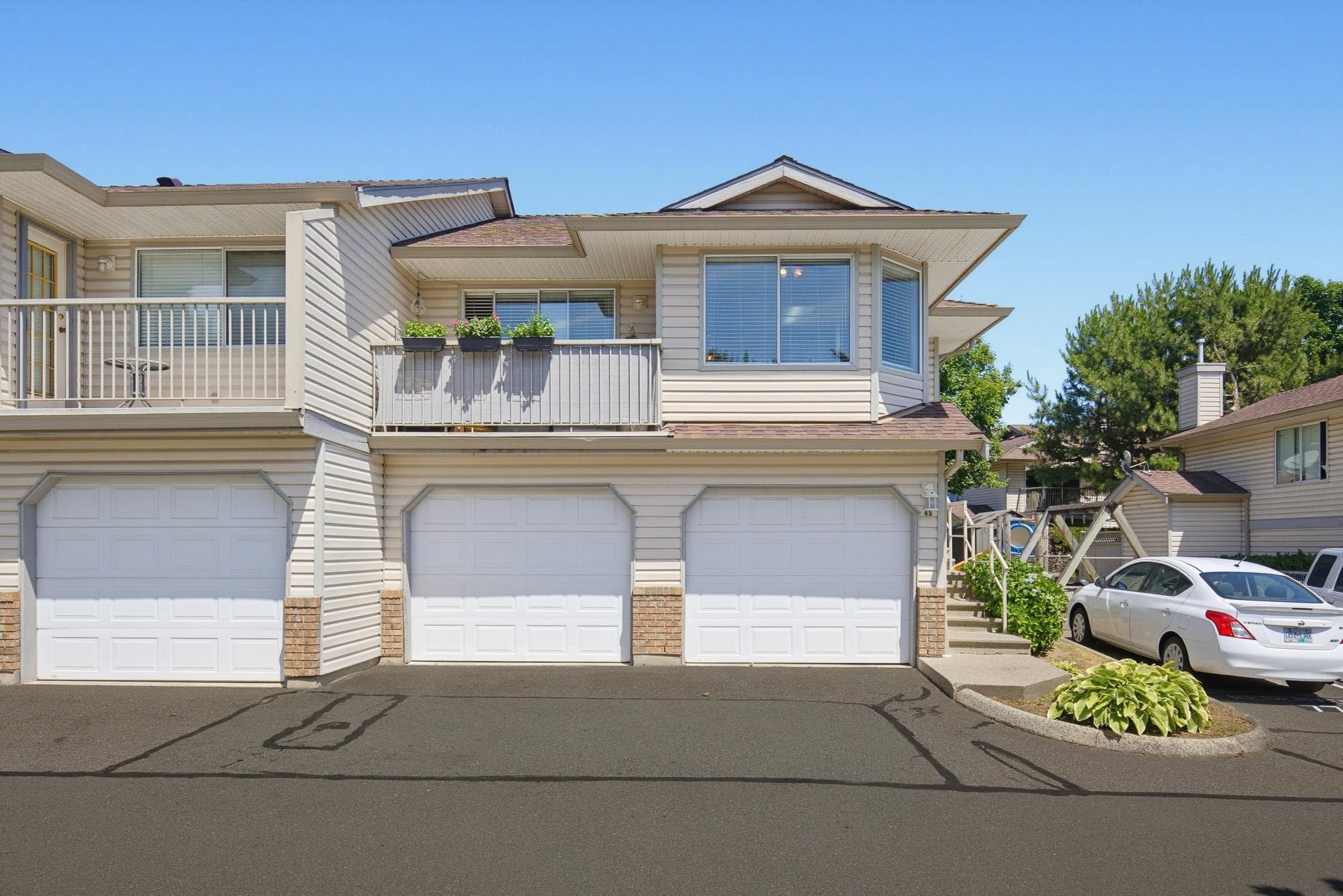 45 - 2023 Winfield Drive, Abbotsford, V3G 1K5 — photo 2