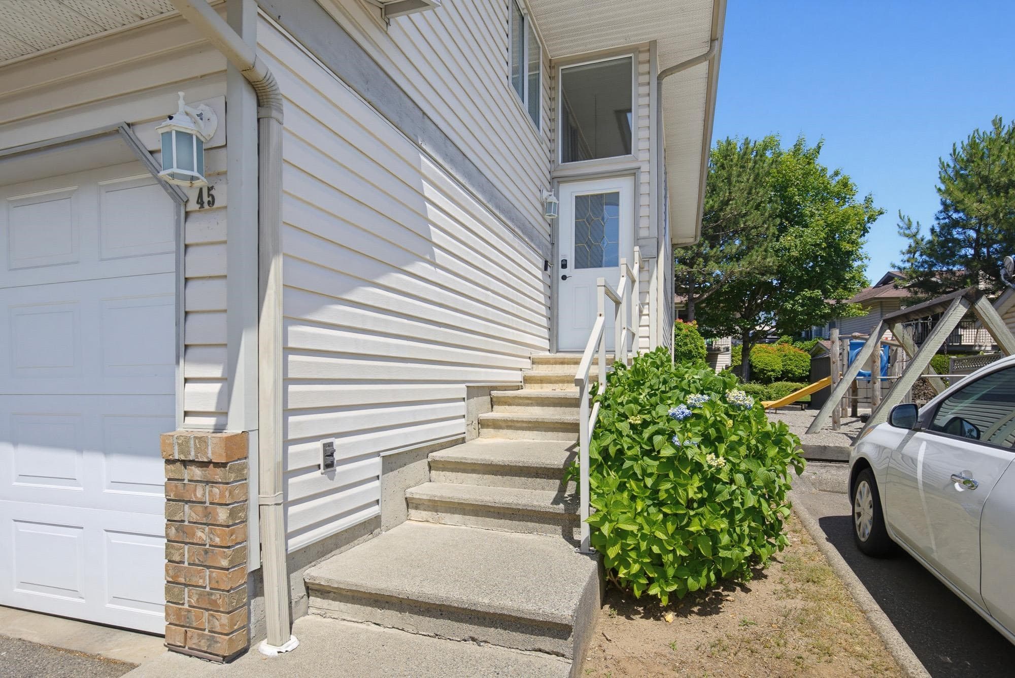 45 - 2023 Winfield Drive, Abbotsford, V3G 1K5 — photo 3