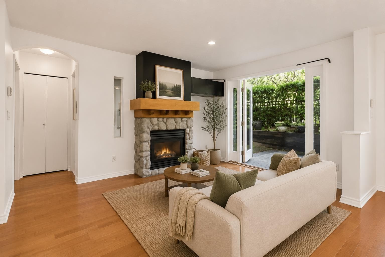 993 Lynn Valley Road, North Vancouver