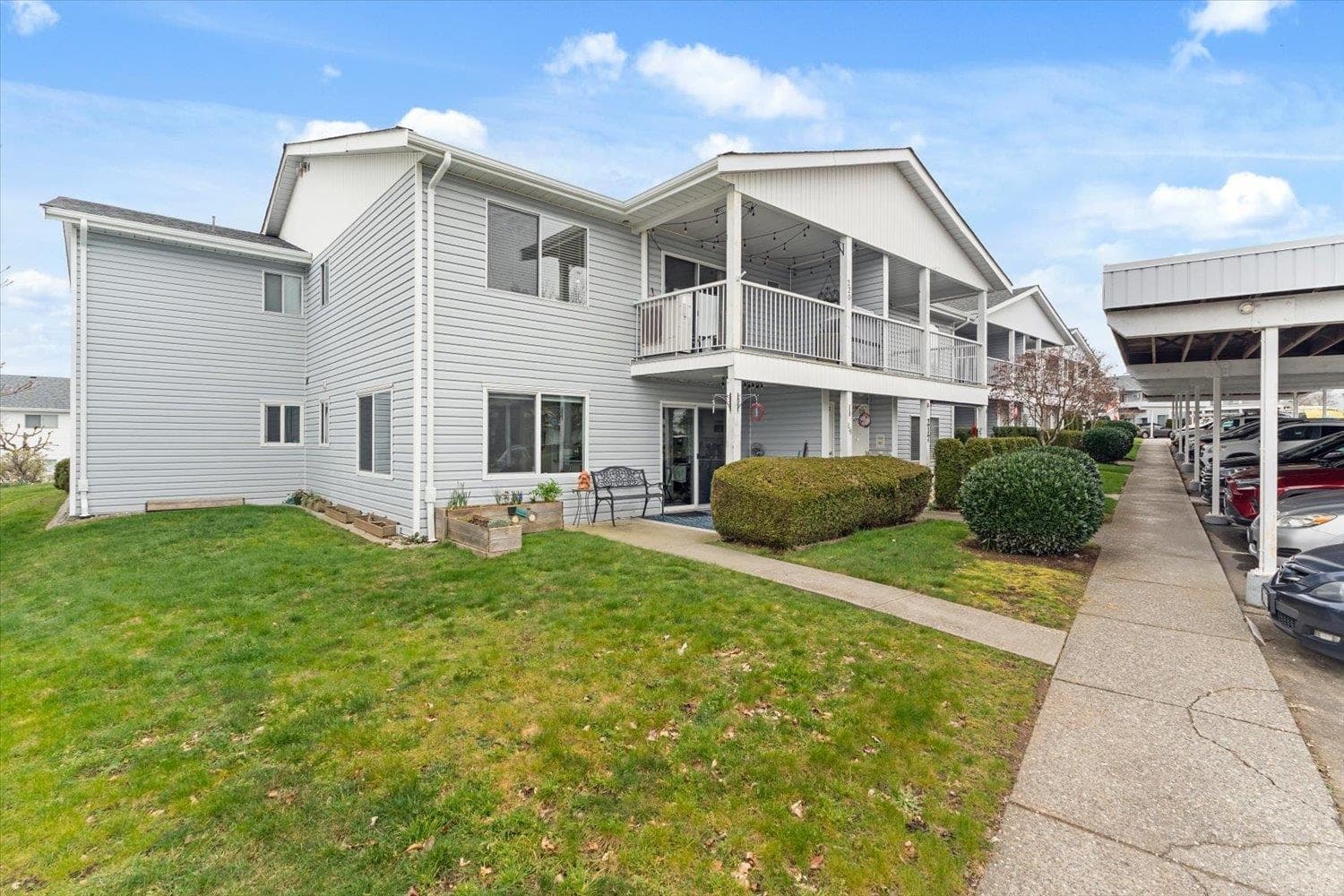 220 - 32691 Garibaldi Drive, Abbotsford, V2T 5T7 — photo 1