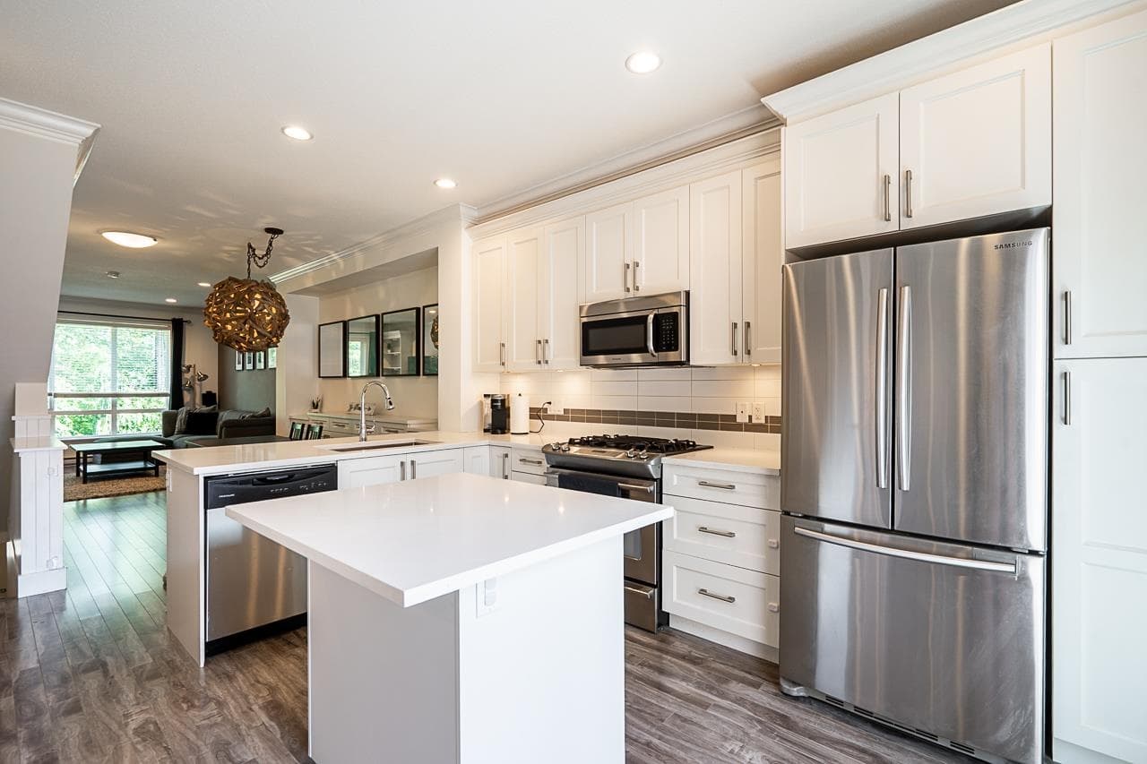 4 - 3039 156 Street, Surrey