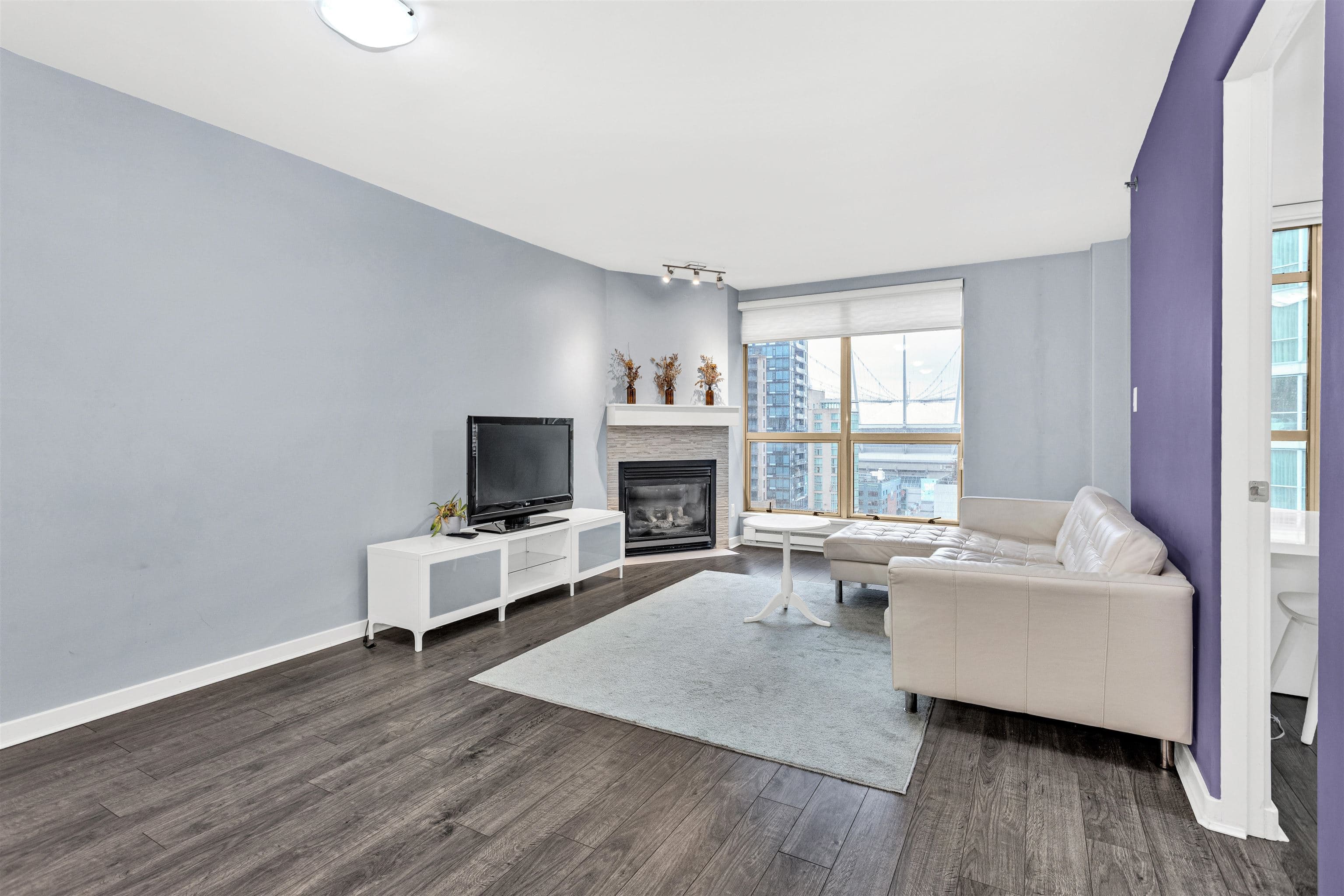 1104 - 819 Hamilton Street, Vancouver, V6B 6M2 — photo 3