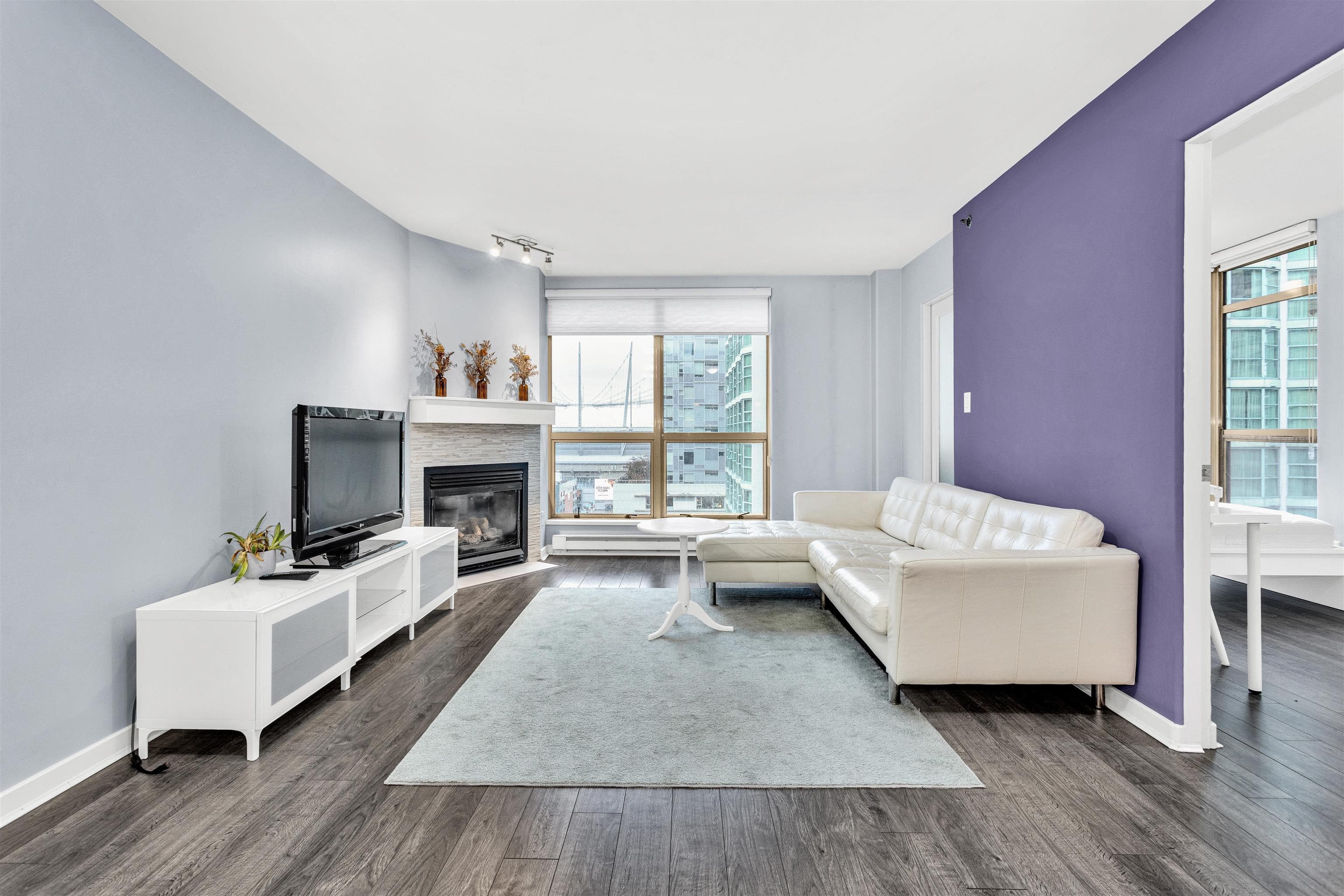 1104 - 819 Hamilton Street, Vancouver, V6B 6M2 — photo 4