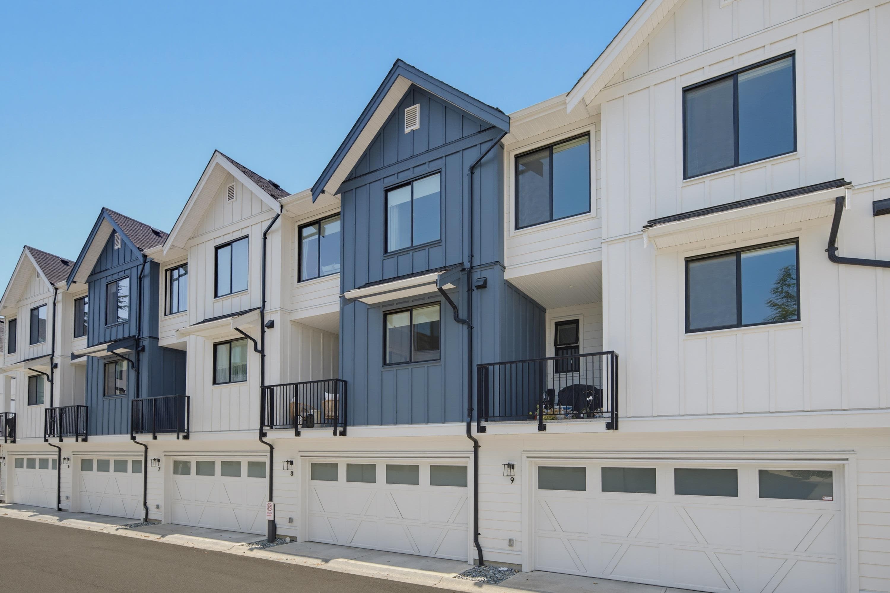 8 - 1871 165a Street, Surrey