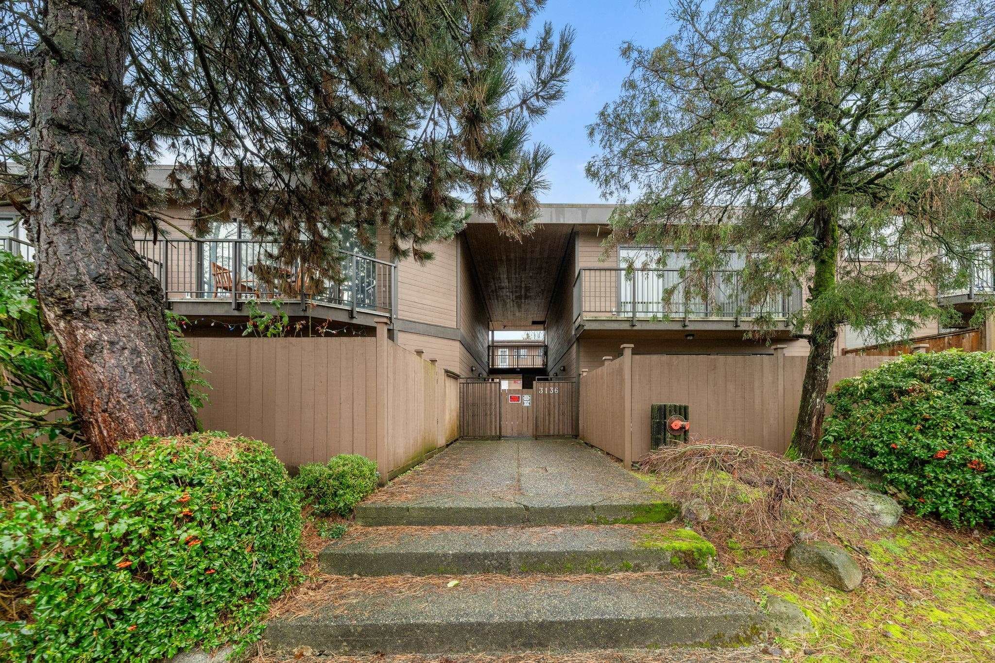 204 - 3136 Kingsway, Vancouver