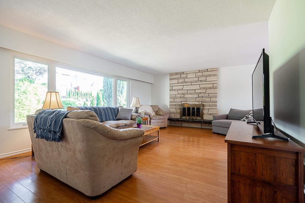 50 E 10th Avenue, New Westminster, V3L 4R5 — photo 5