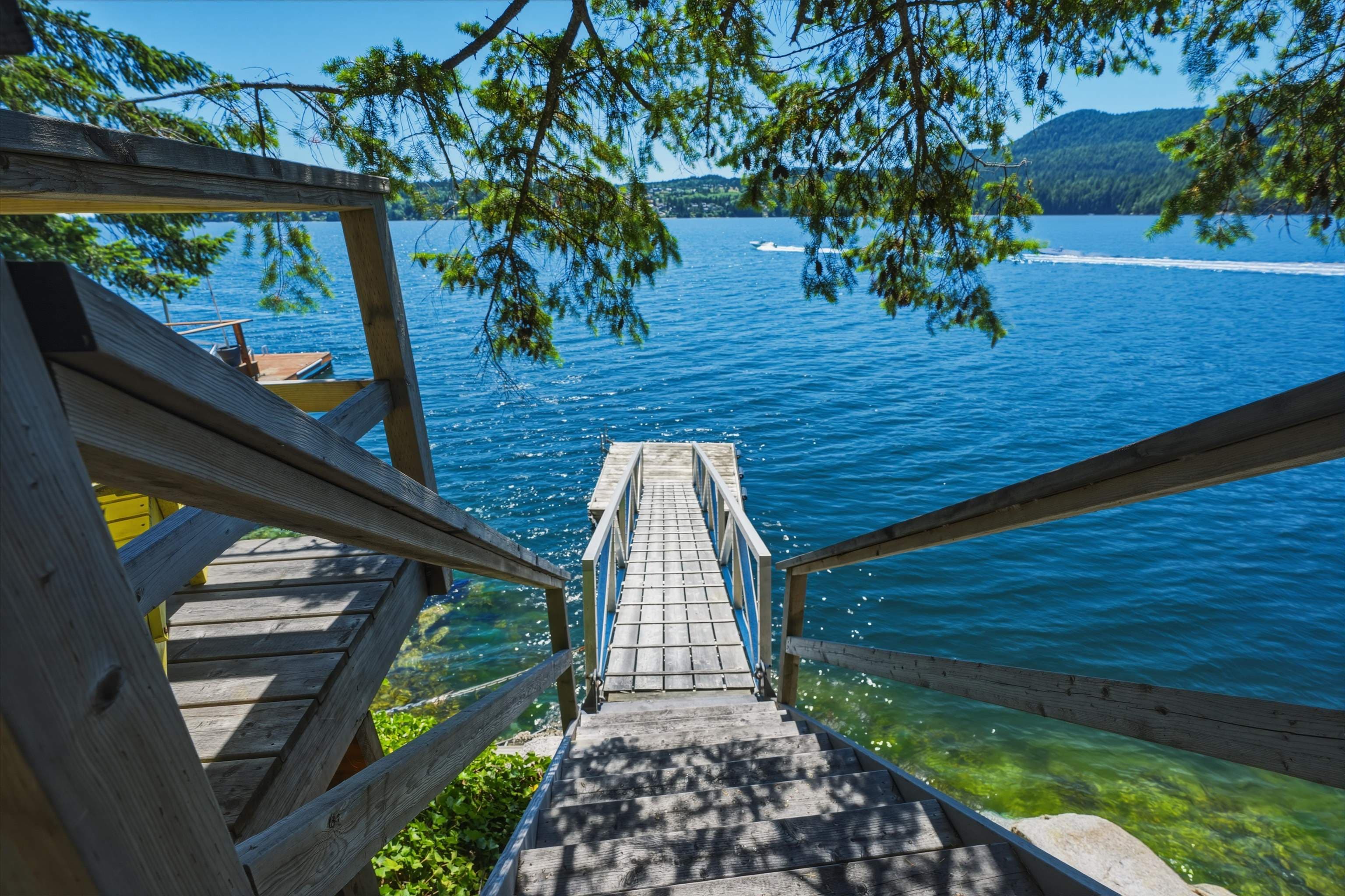 6075 Coracle Drive, Sechelt, V7Z 0C9 — photo 3