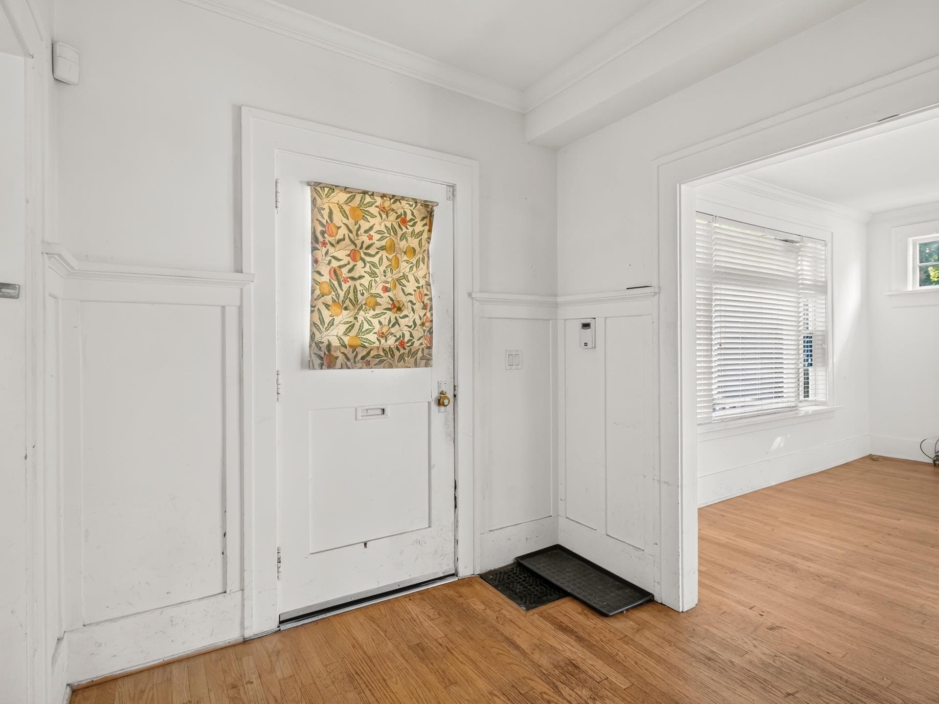 4606 W 11th Avenue, Vancouver, V6R 2M7 — photo 2