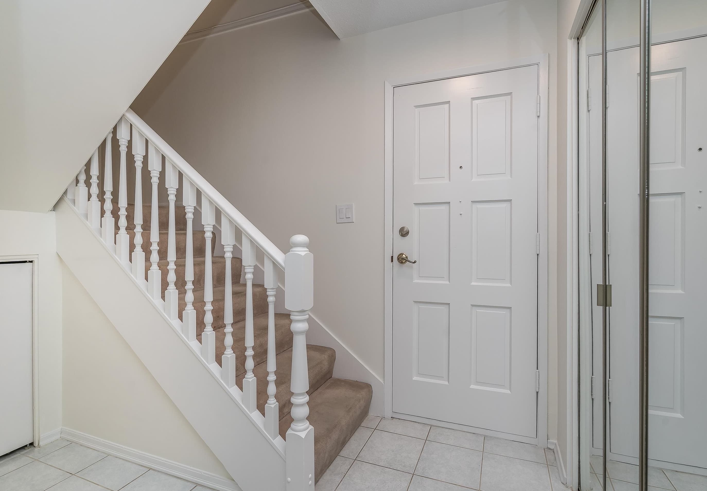 8 - 7371 Montecito Drive, Burnaby, V5A 1R4 — photo 4