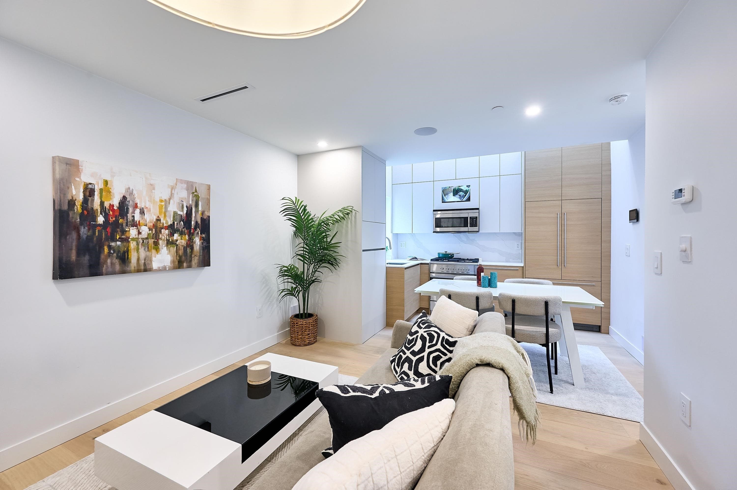 3674 W 1st Avenue, Vancouver